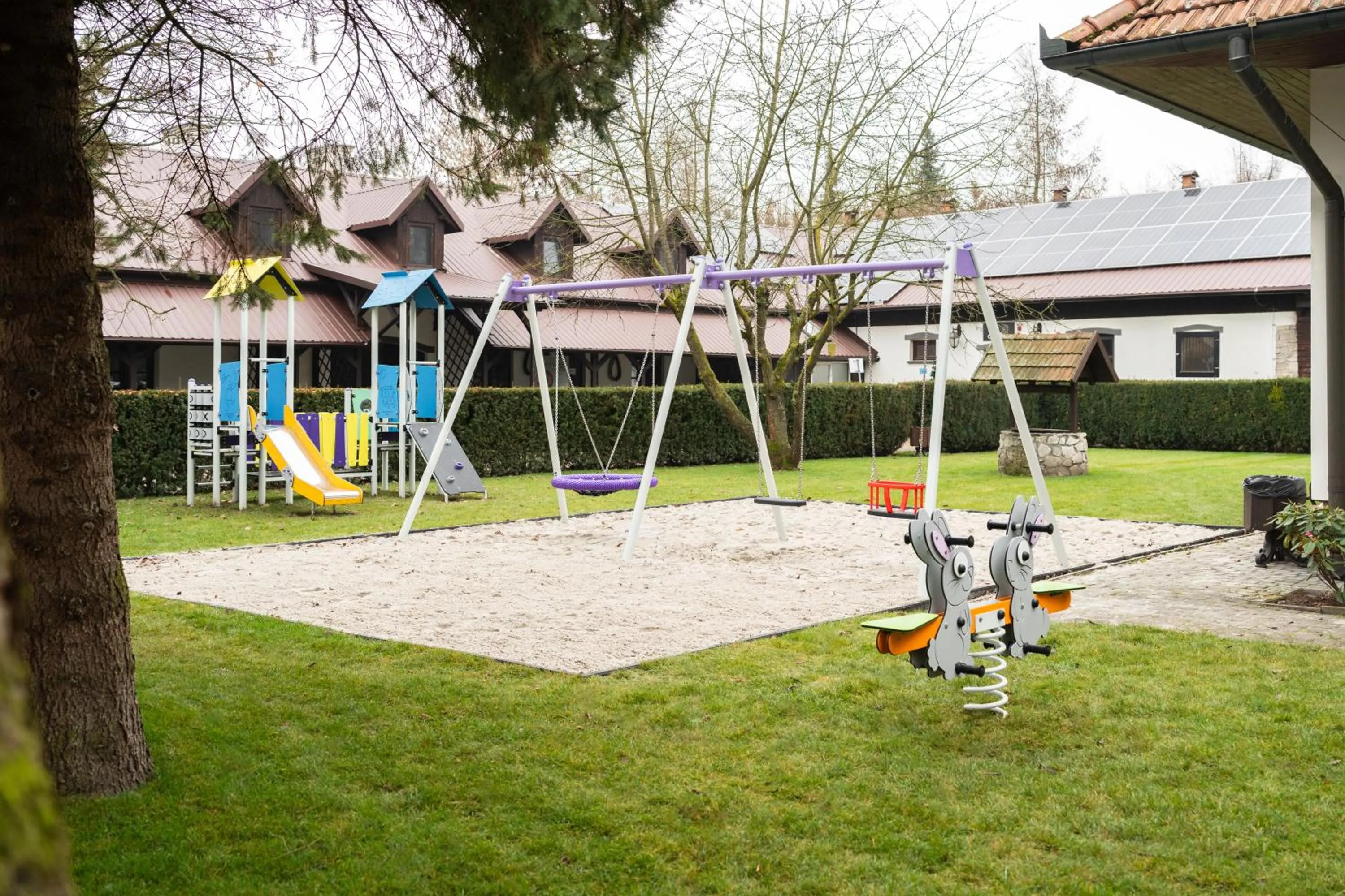 People in Apartamenty w Dworku Cheval