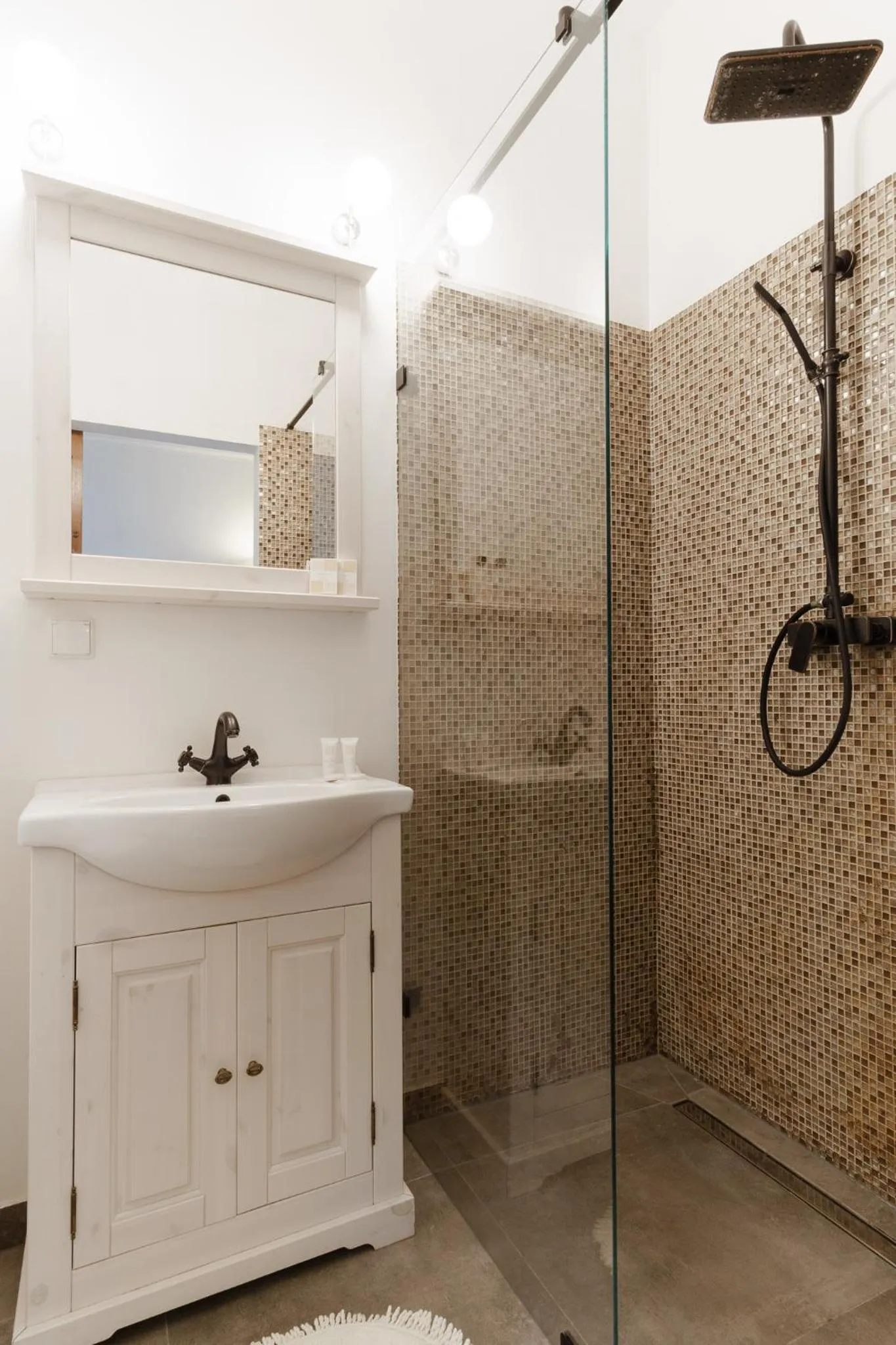 Shower in Apartamenty w Dworku Cheval