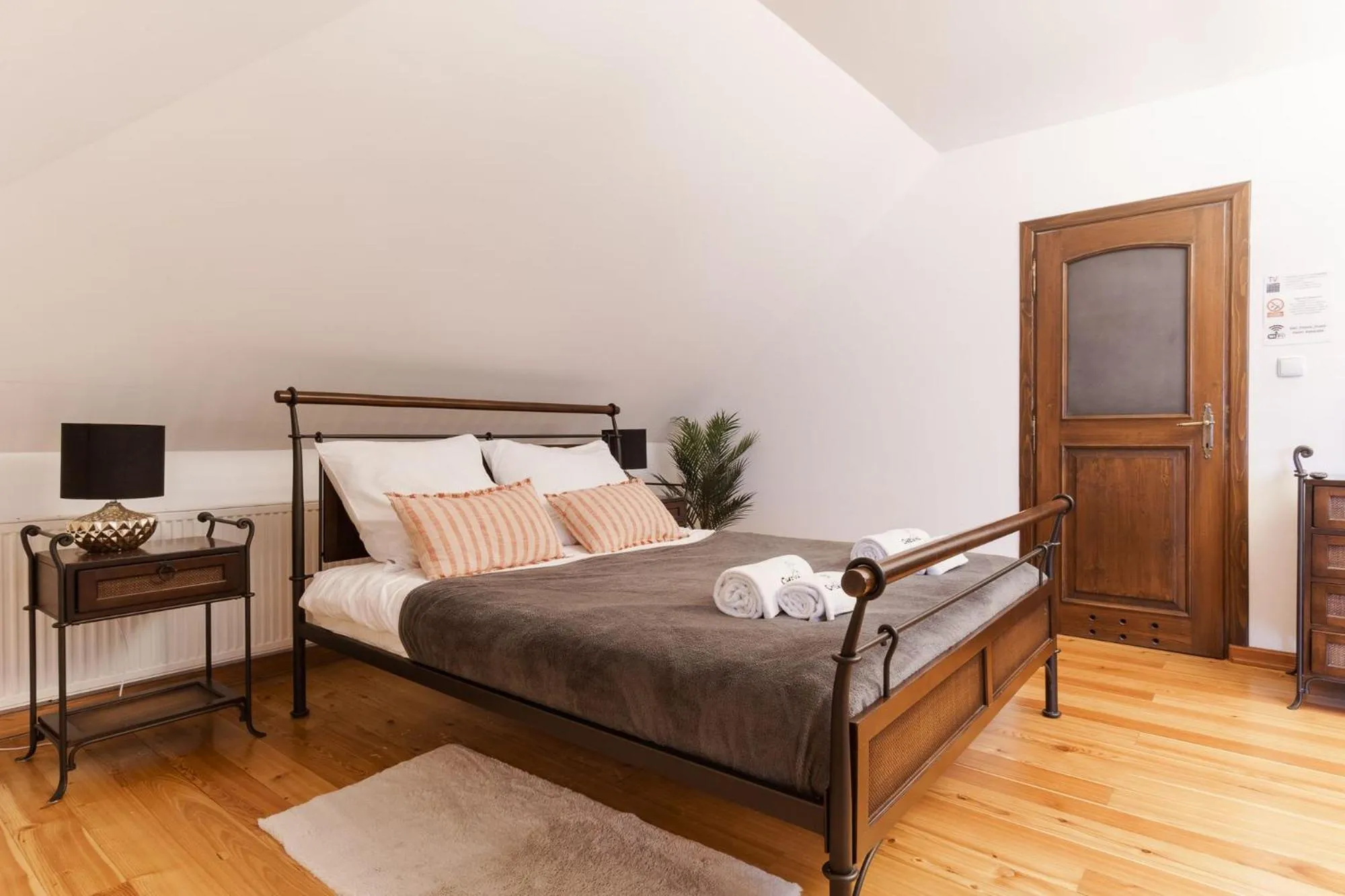 Bed in Apartamenty w Dworku Cheval