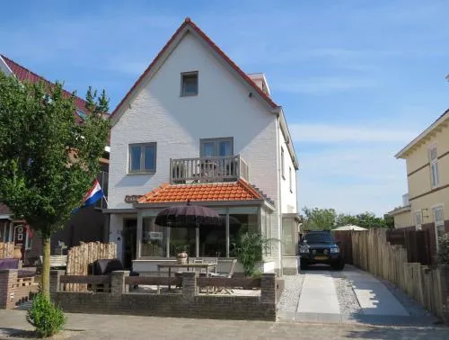 Casa duna close to the beach, city centre, dunes and parking area
