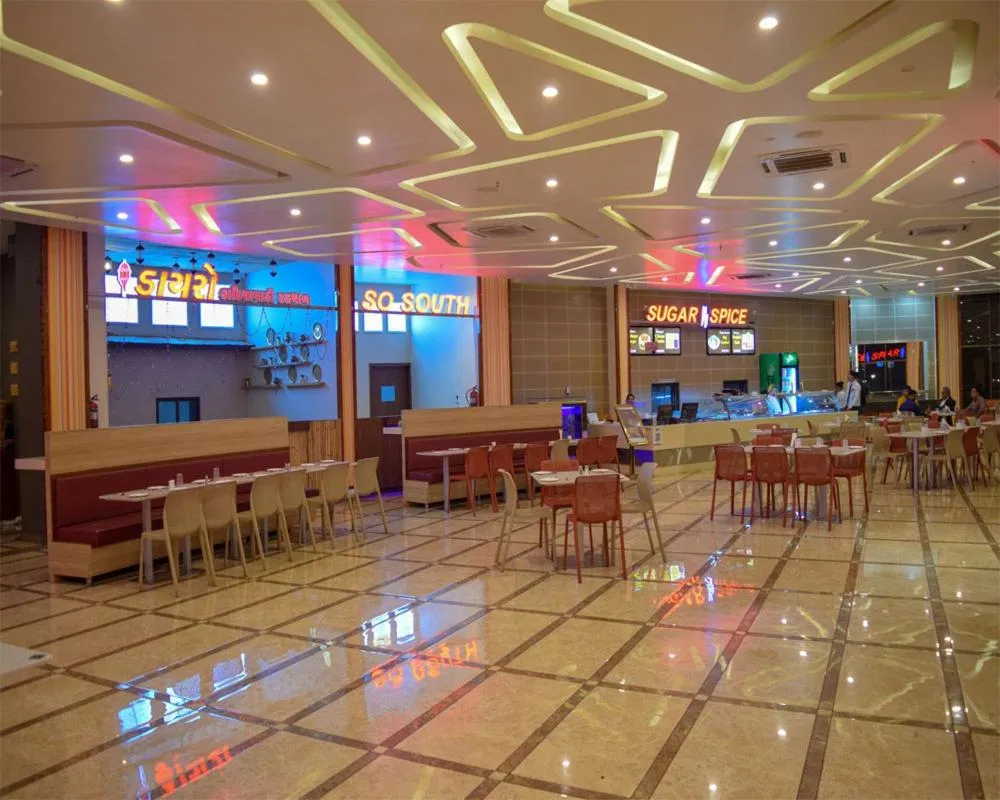 Restaurant/places to eat in Hotel Highway Hari