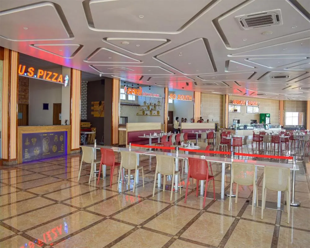 Restaurant/places to eat in Hotel Highway Hari