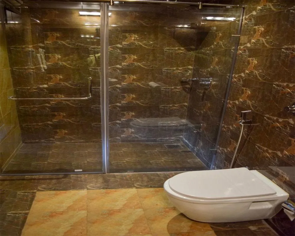 Bathroom in Hotel Highway Hari