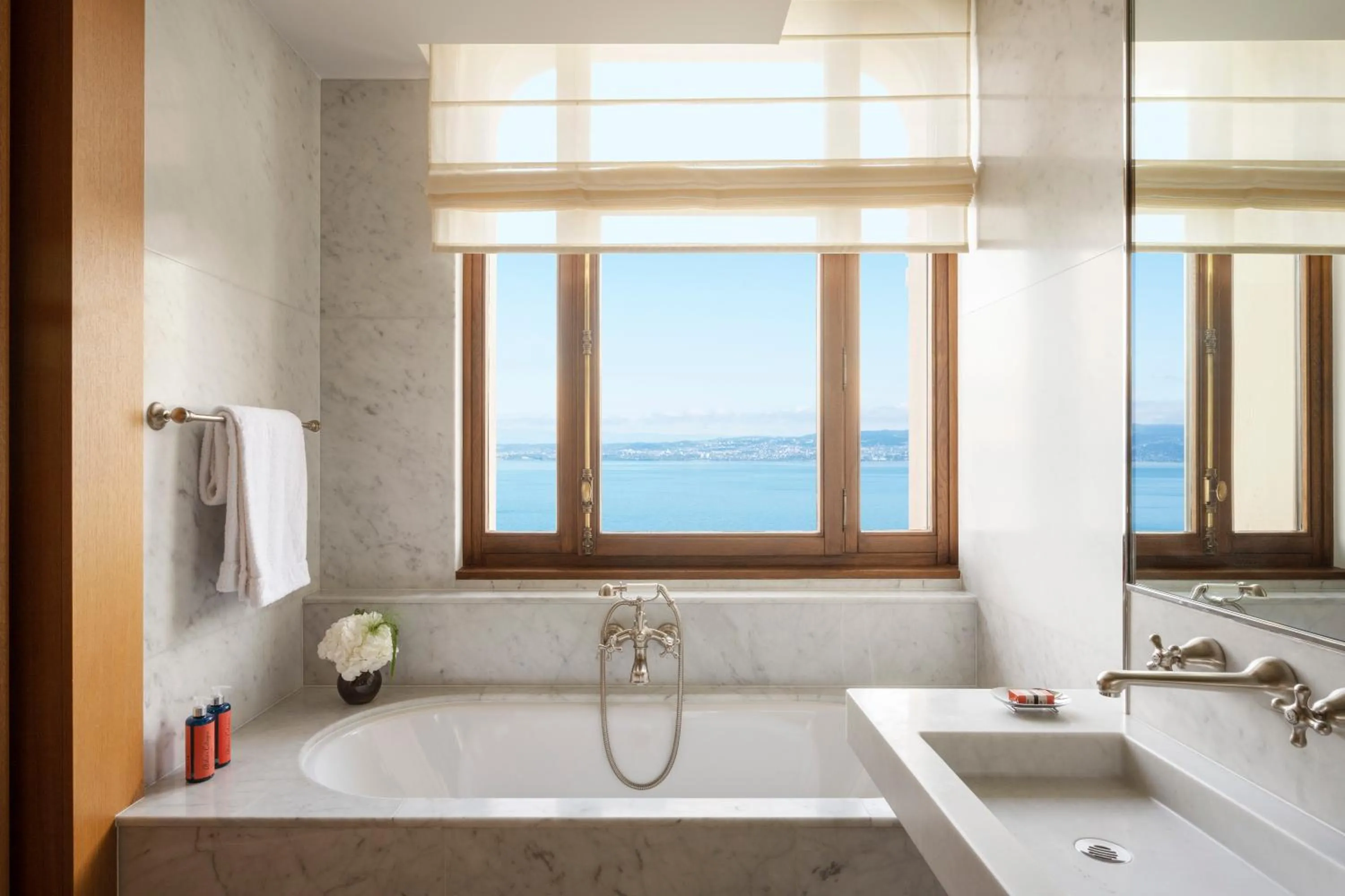 Bathroom in Hôtel Royal