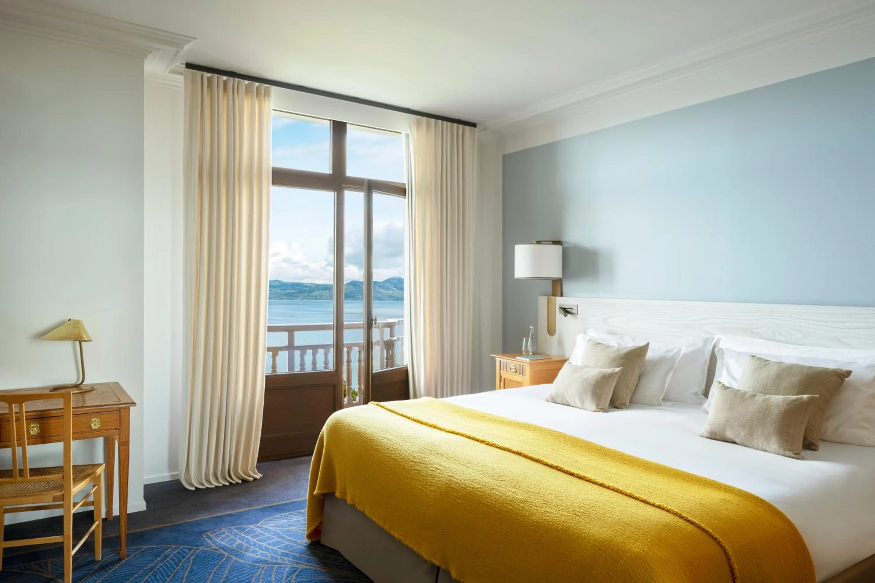 Photo of the whole room, Bed in Hôtel Royal