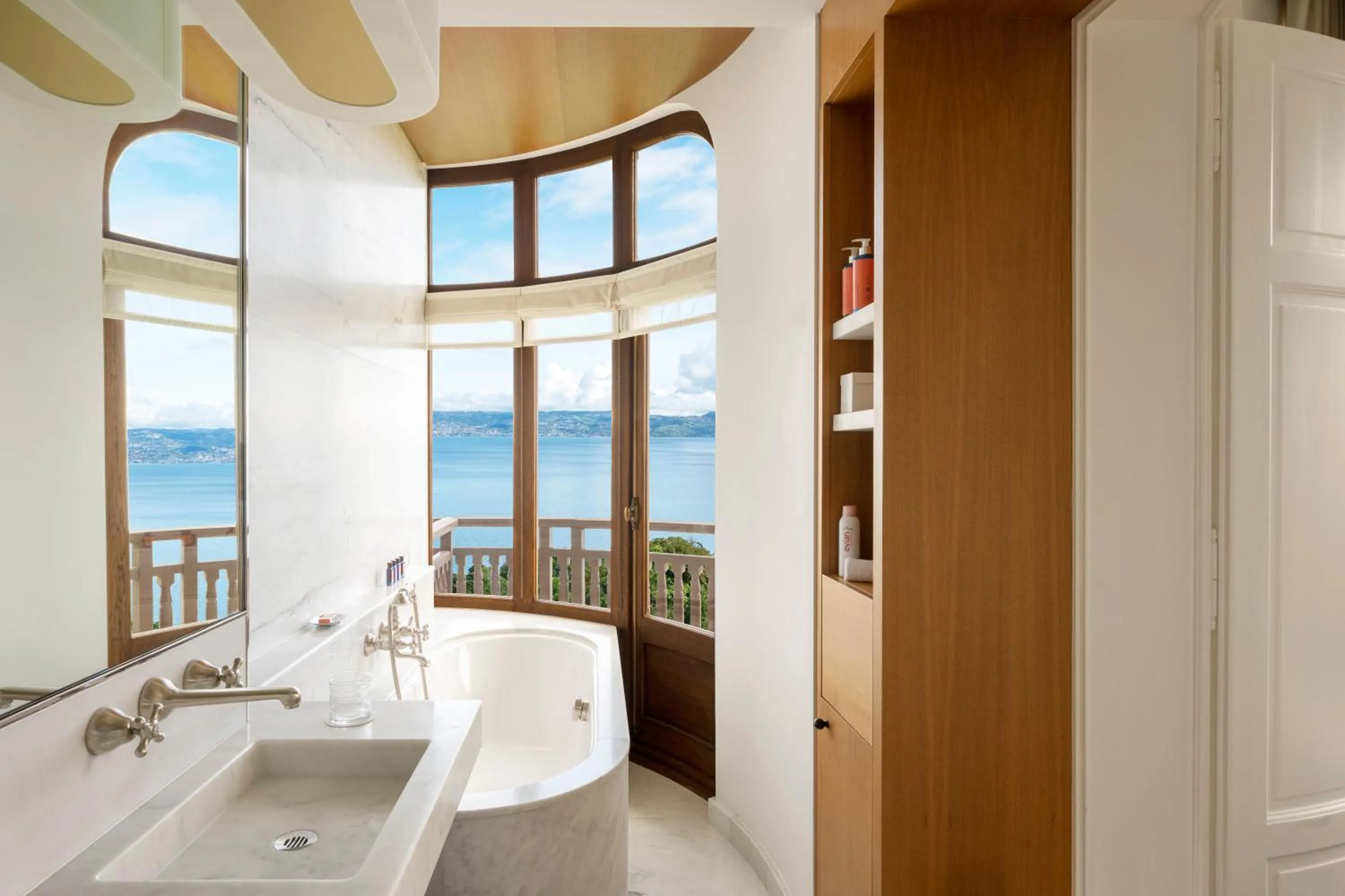 Bathroom in Hôtel Royal