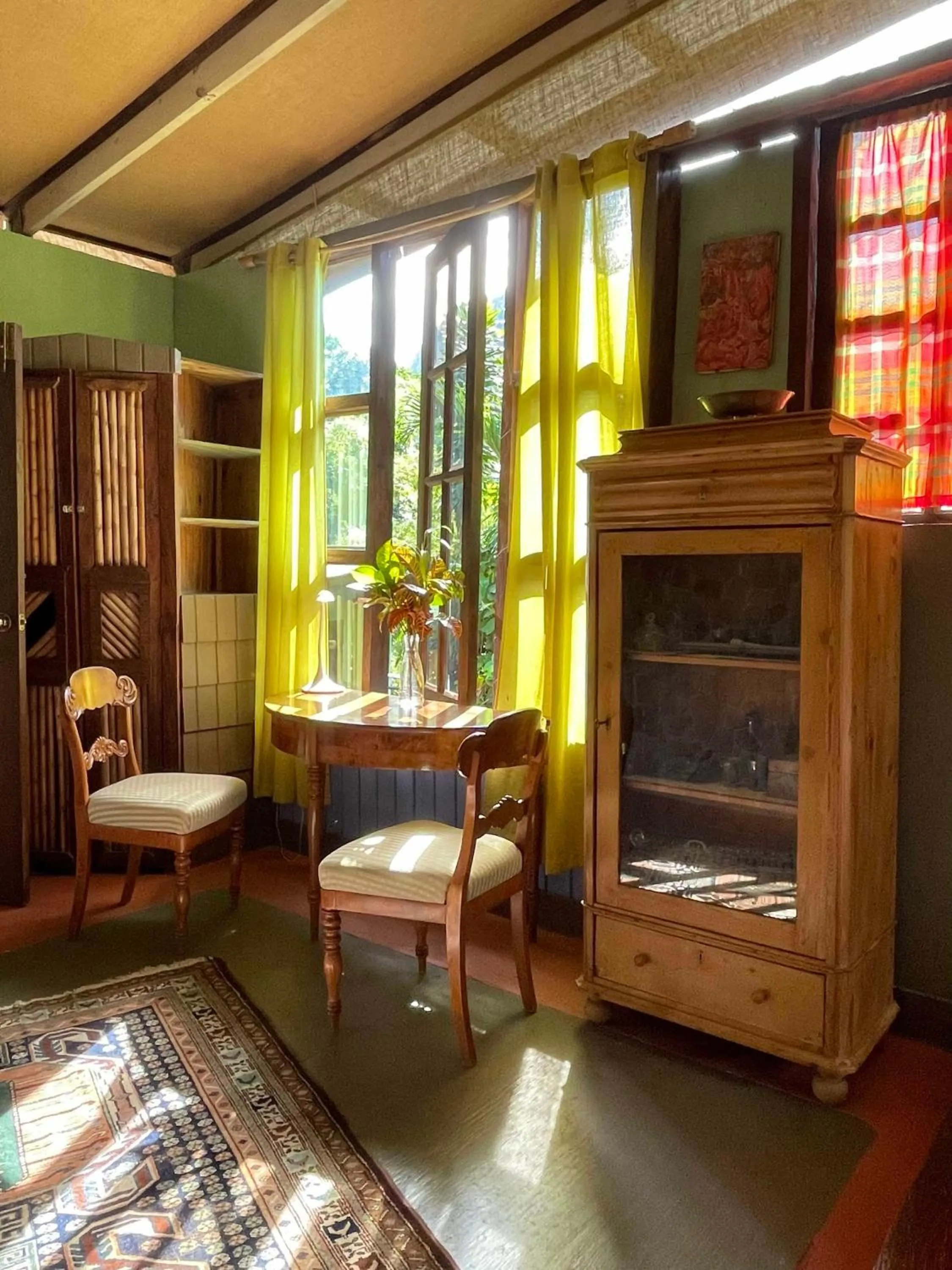 Decorative detail in Cocoa Cottage