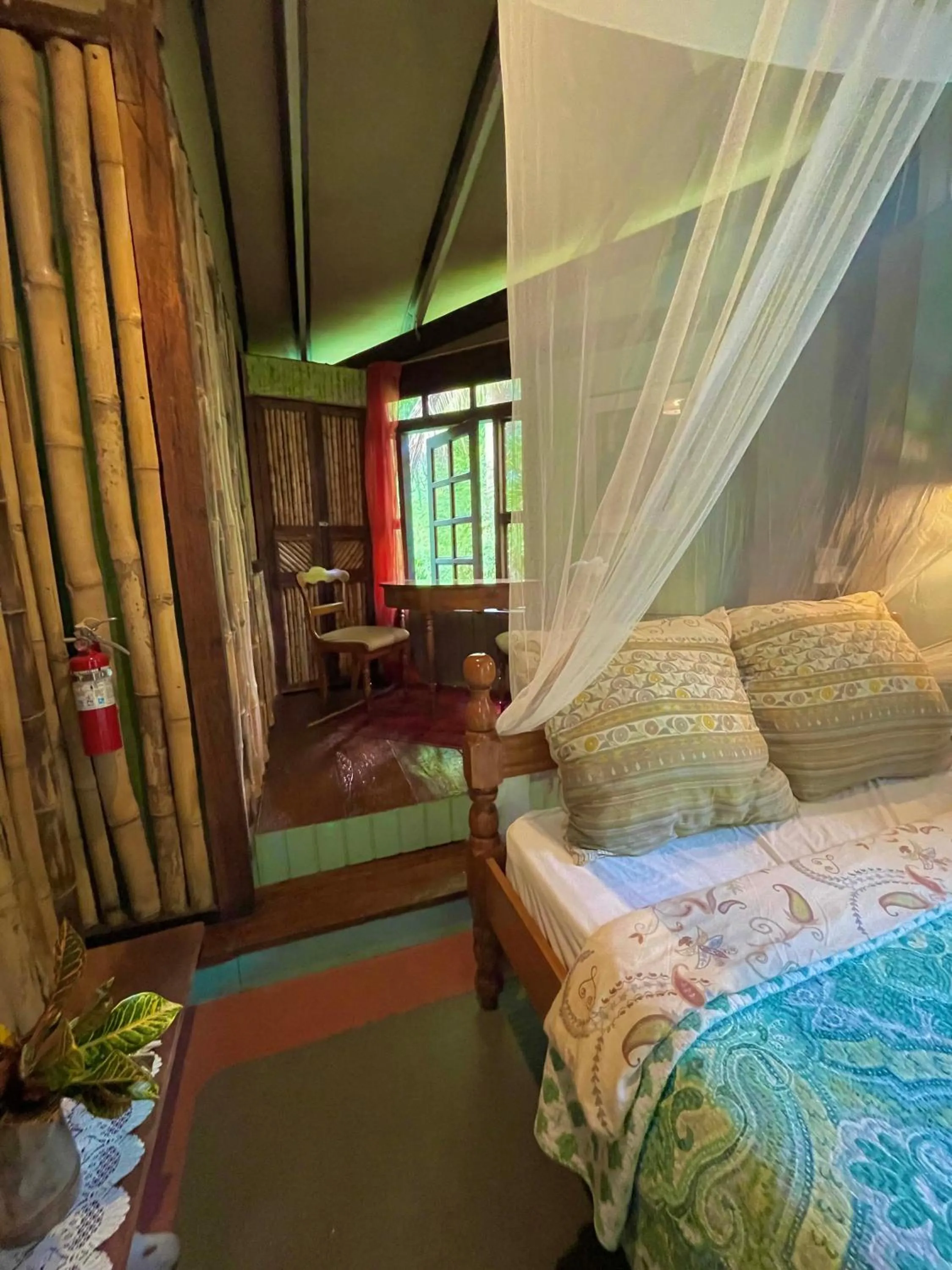 Bedroom, Bed in Cocoa Cottage