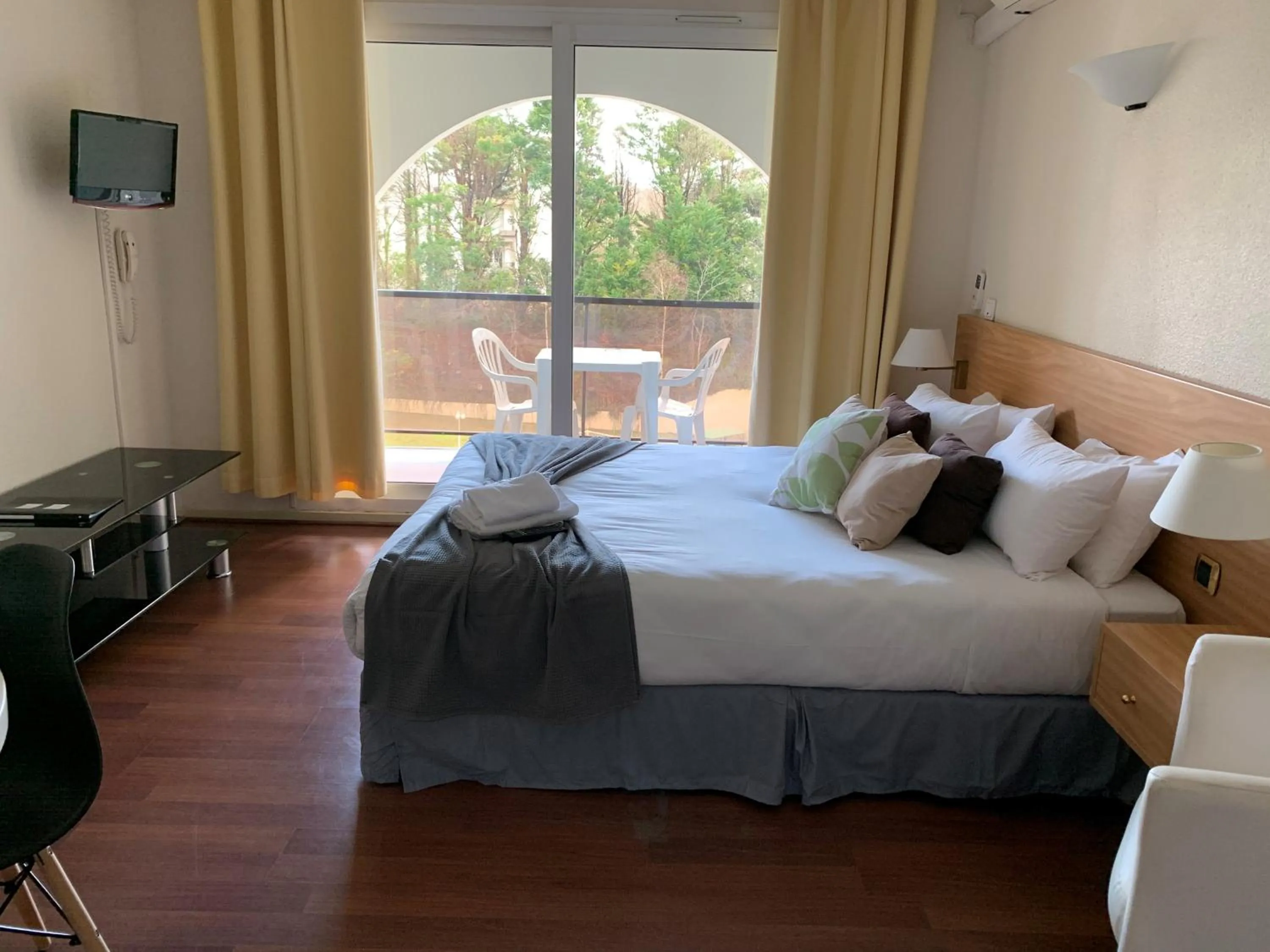 Bedroom, Bed in Hotel Résidence Anglet Biarritz-Parme