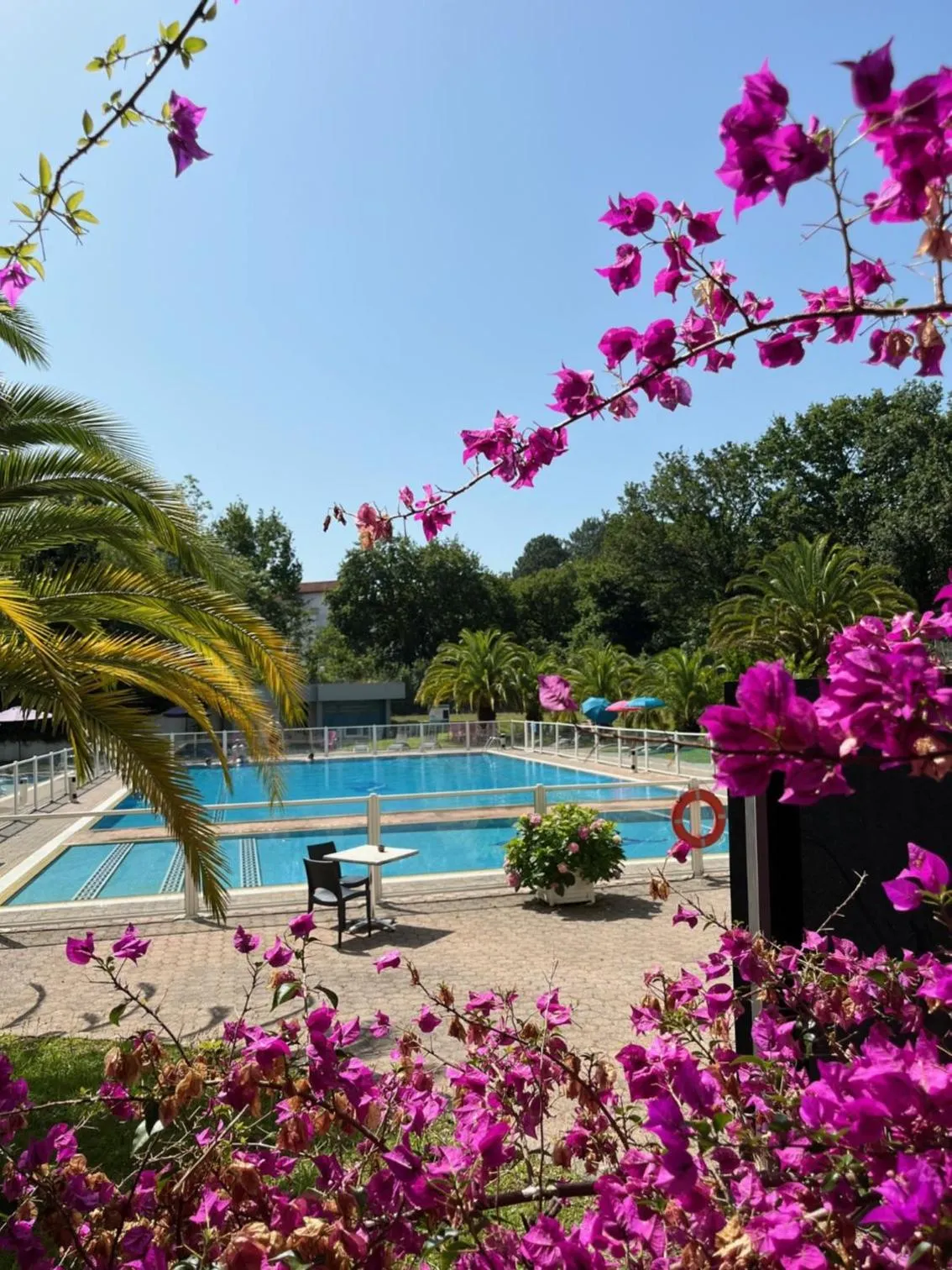 Pool view in Hotel Résidence Anglet Biarritz-Parme