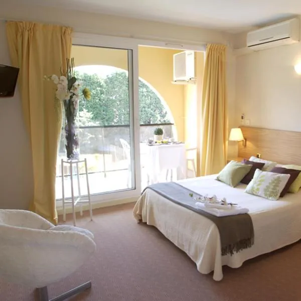 Bedroom, Bed in Hotel Résidence Anglet Biarritz-Parme