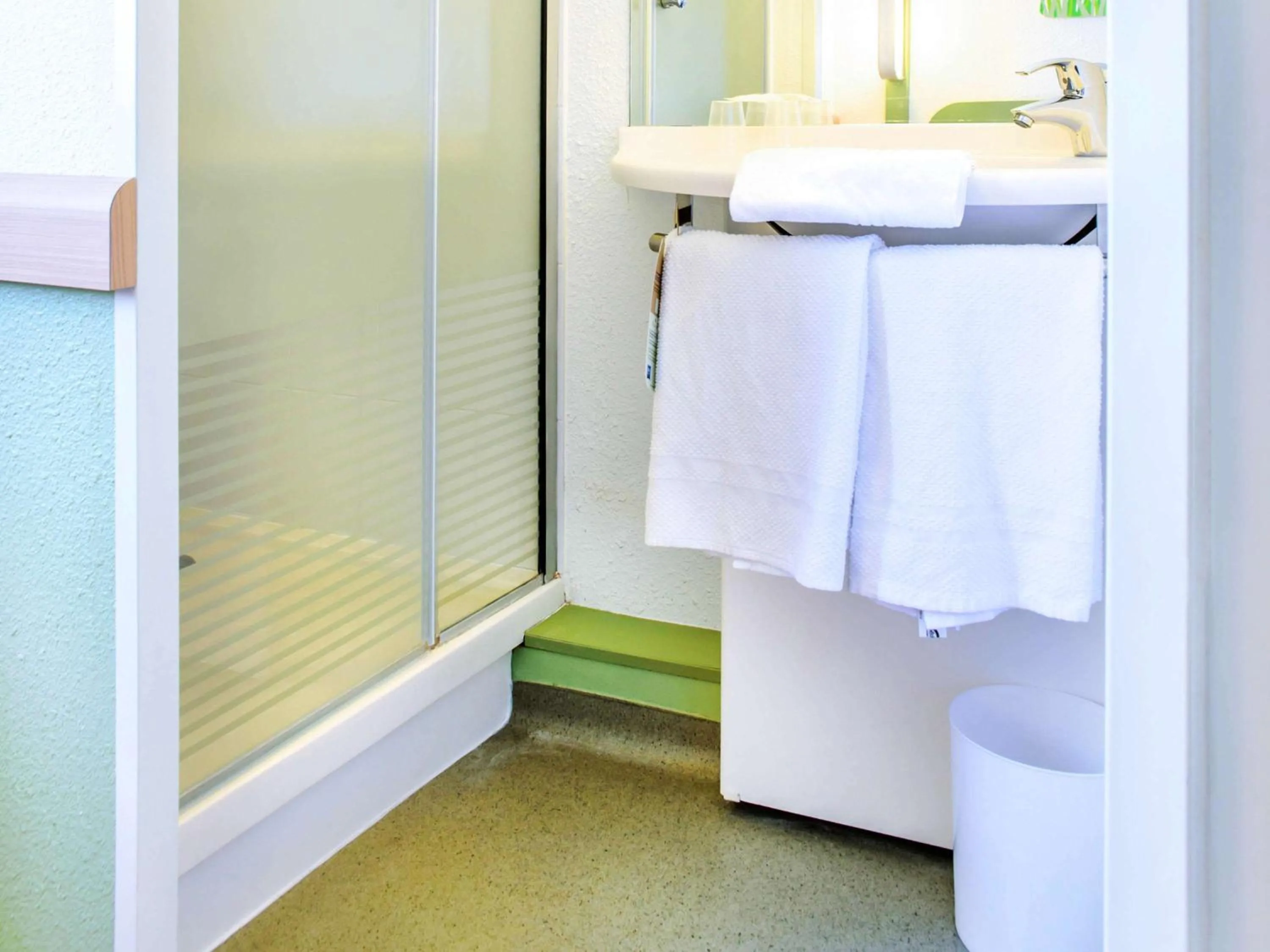 Photo of the whole room in Ibis Budget Limoges Nord