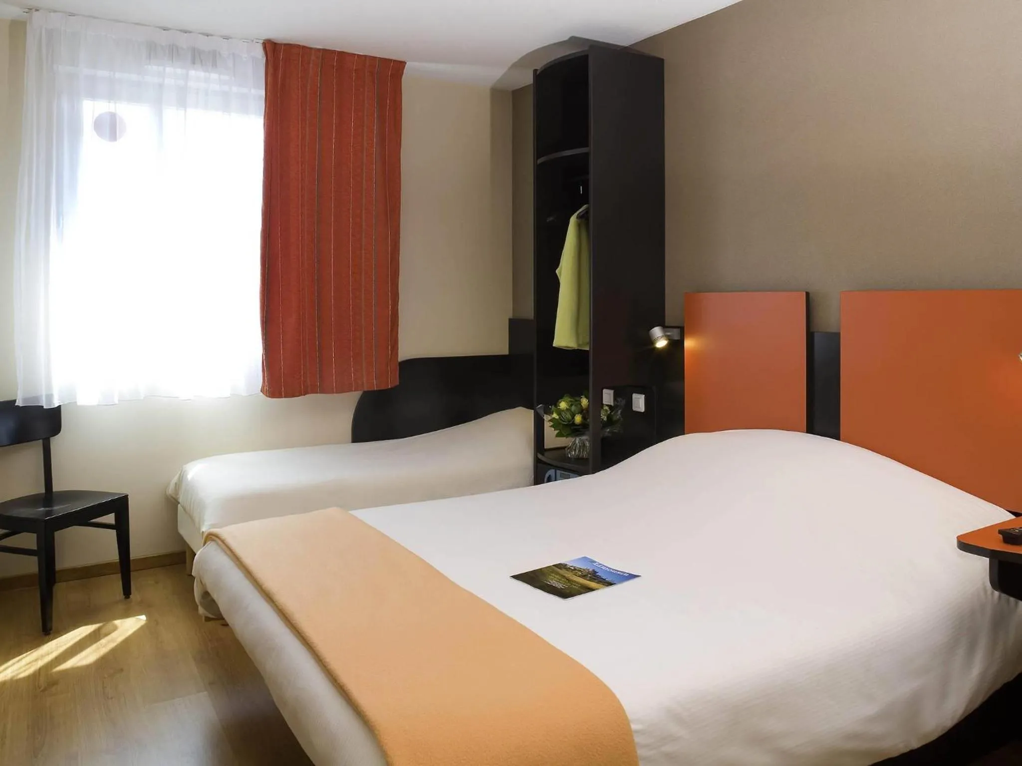 Bedroom, Bed in Ibis Budget Limoges Nord