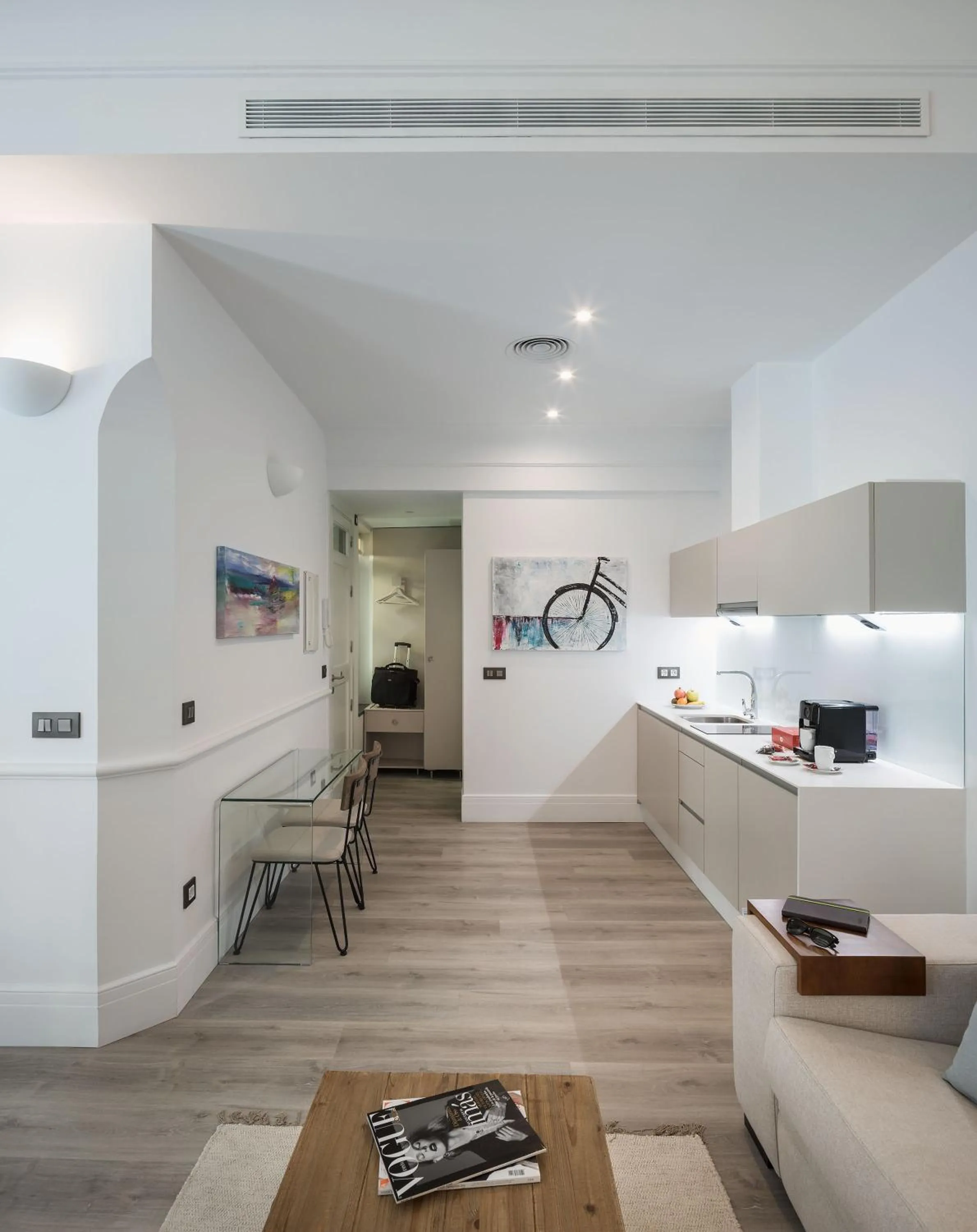 Kitchen or kitchenette in Puerta Catedral Holiday Suites