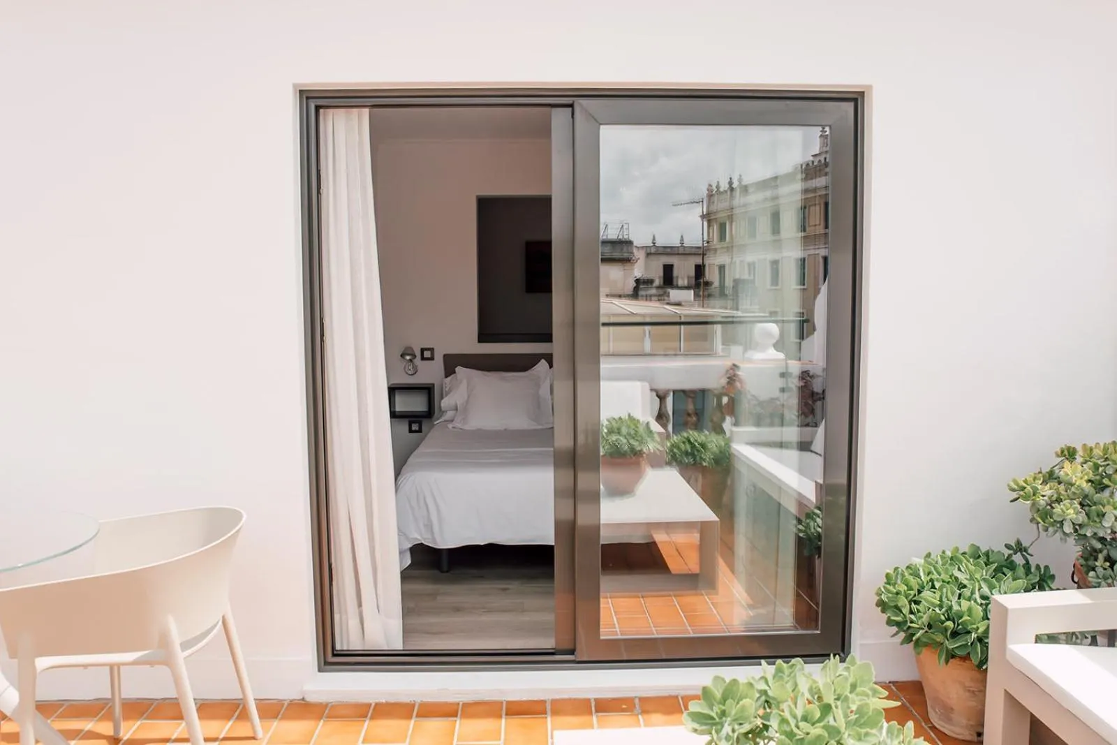 Balcony/Terrace, Bed in Puerta Catedral Holiday Suites