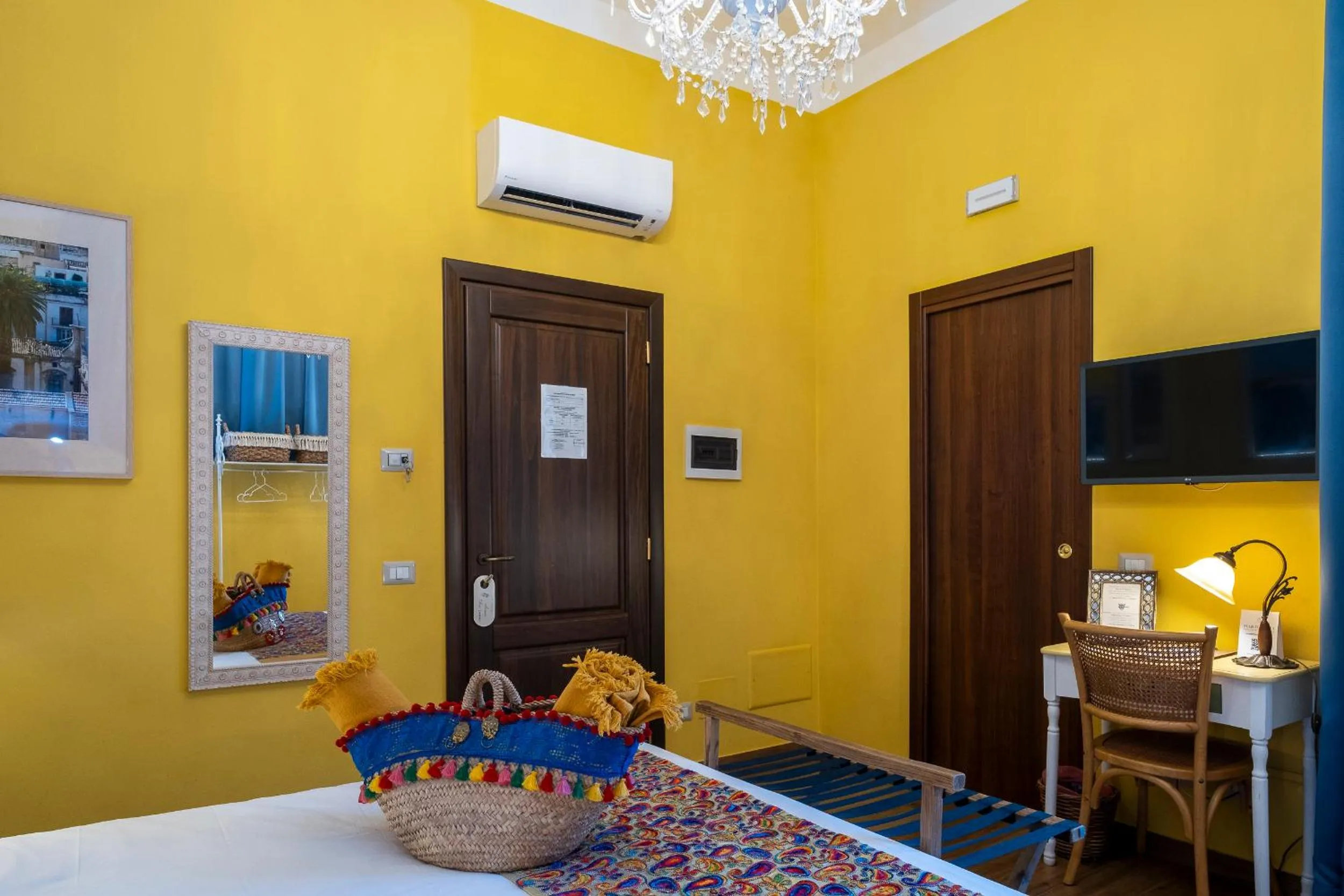 Photo of the whole room, Bed in il Palchetto B&B di Charme e Design