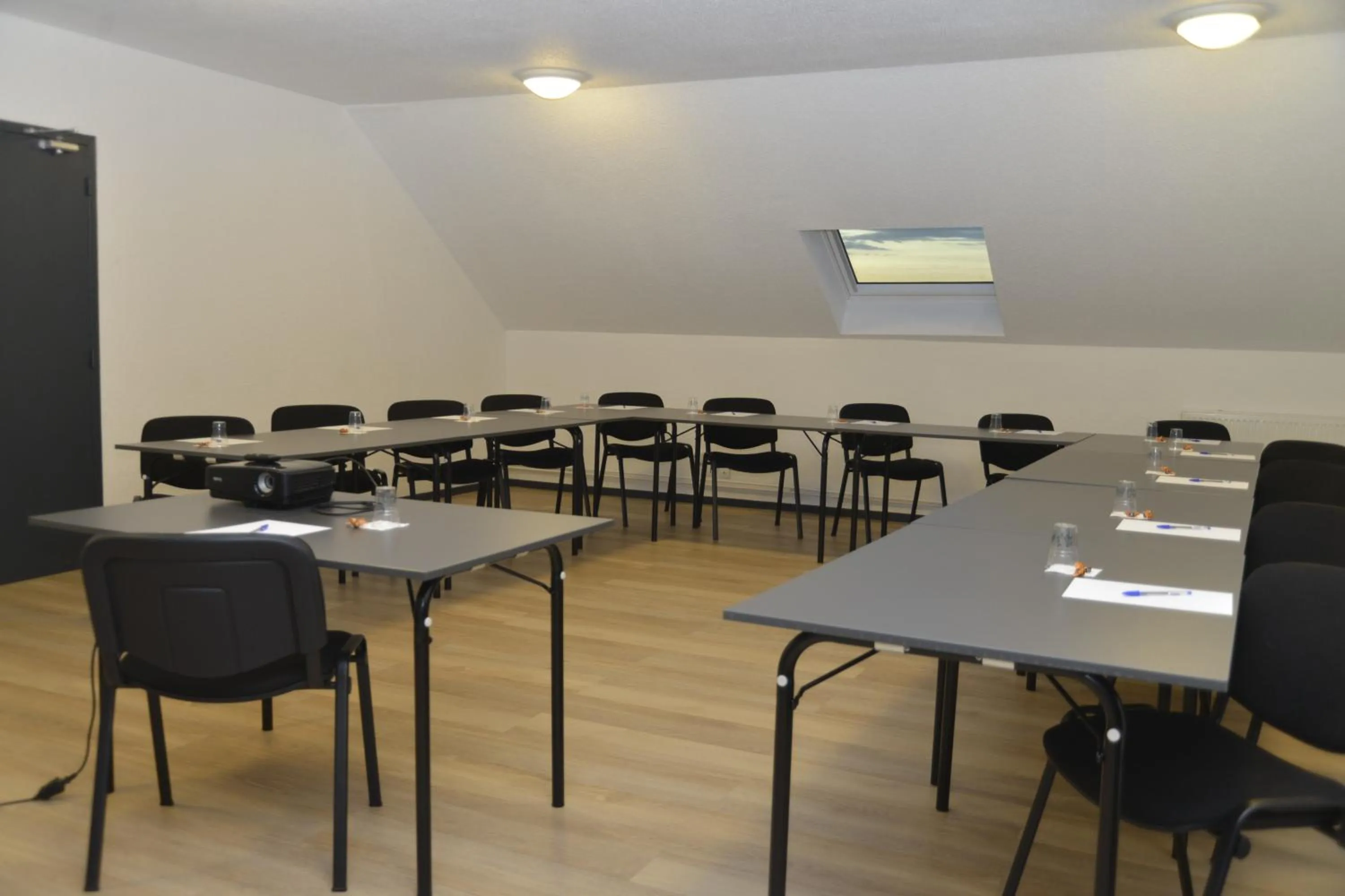 Business facilities in Logis Cris Hôtel et Restaurant, Lyon Sud-Est