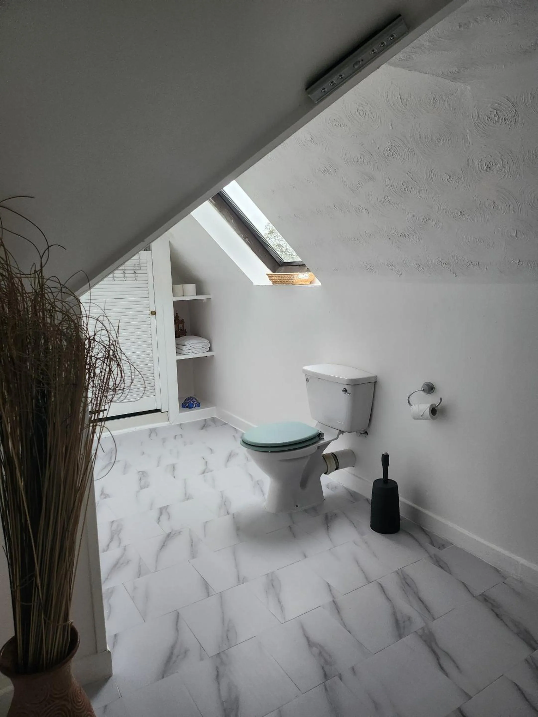 Bathroom in The Oystercatcher