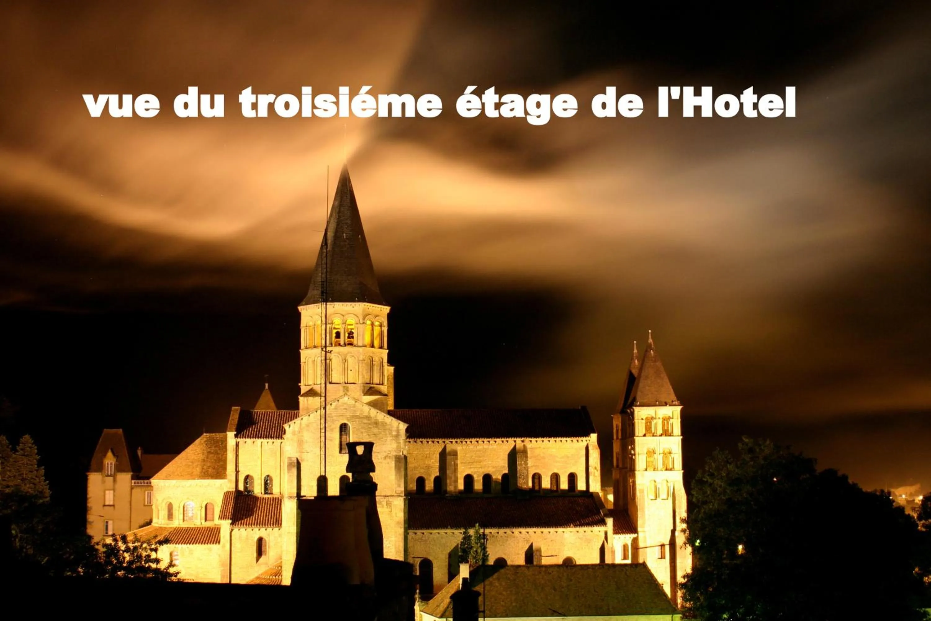 Night in Hotel de la Basilique