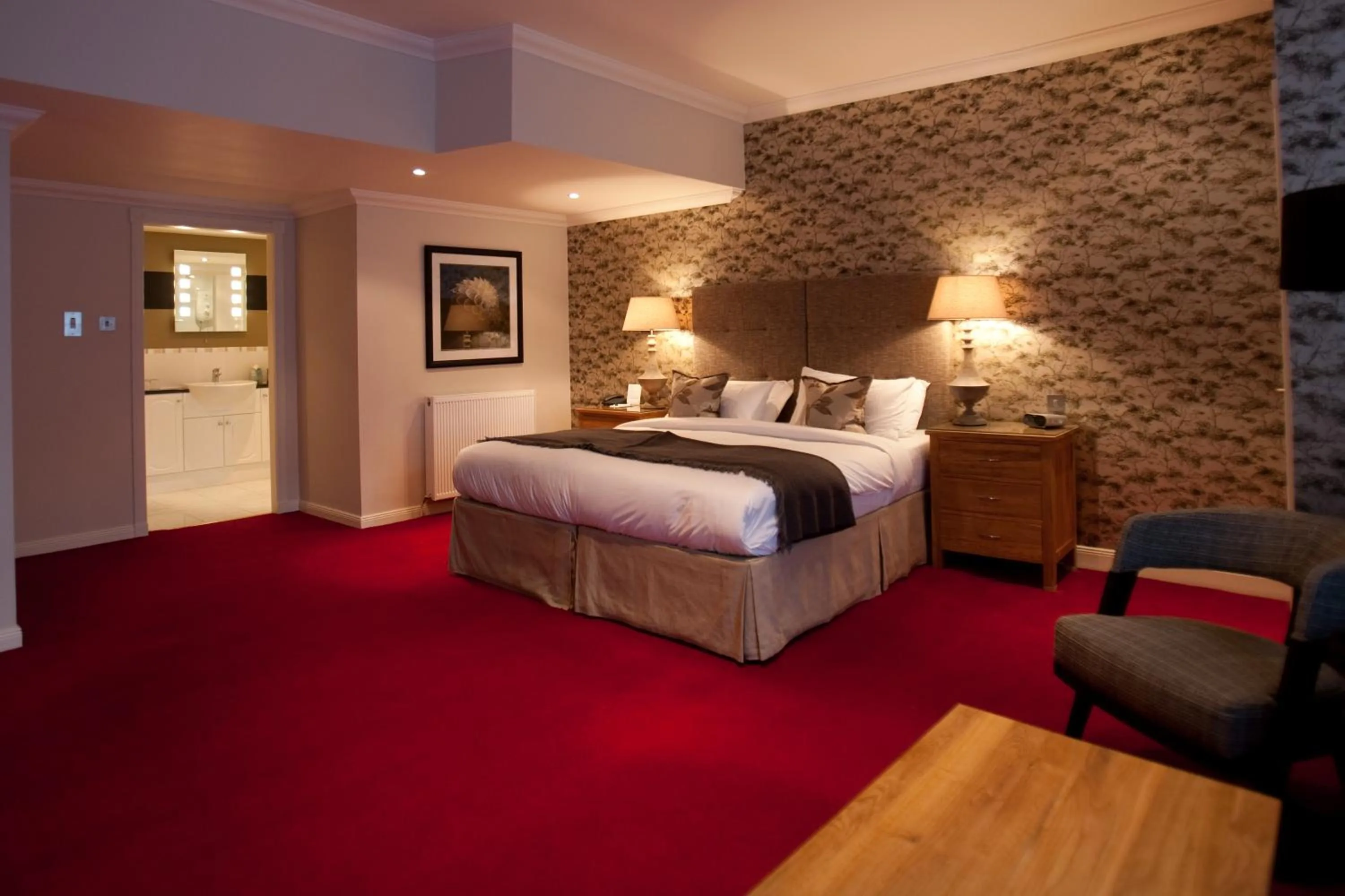 Photo of the whole room, Bed in The Townhouse Hotel