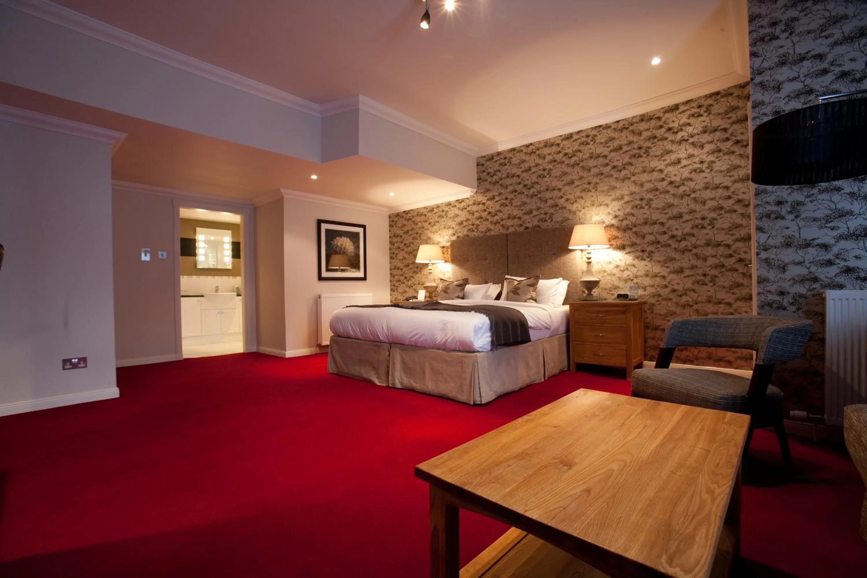 Photo of the whole room, Bed in The Townhouse Hotel