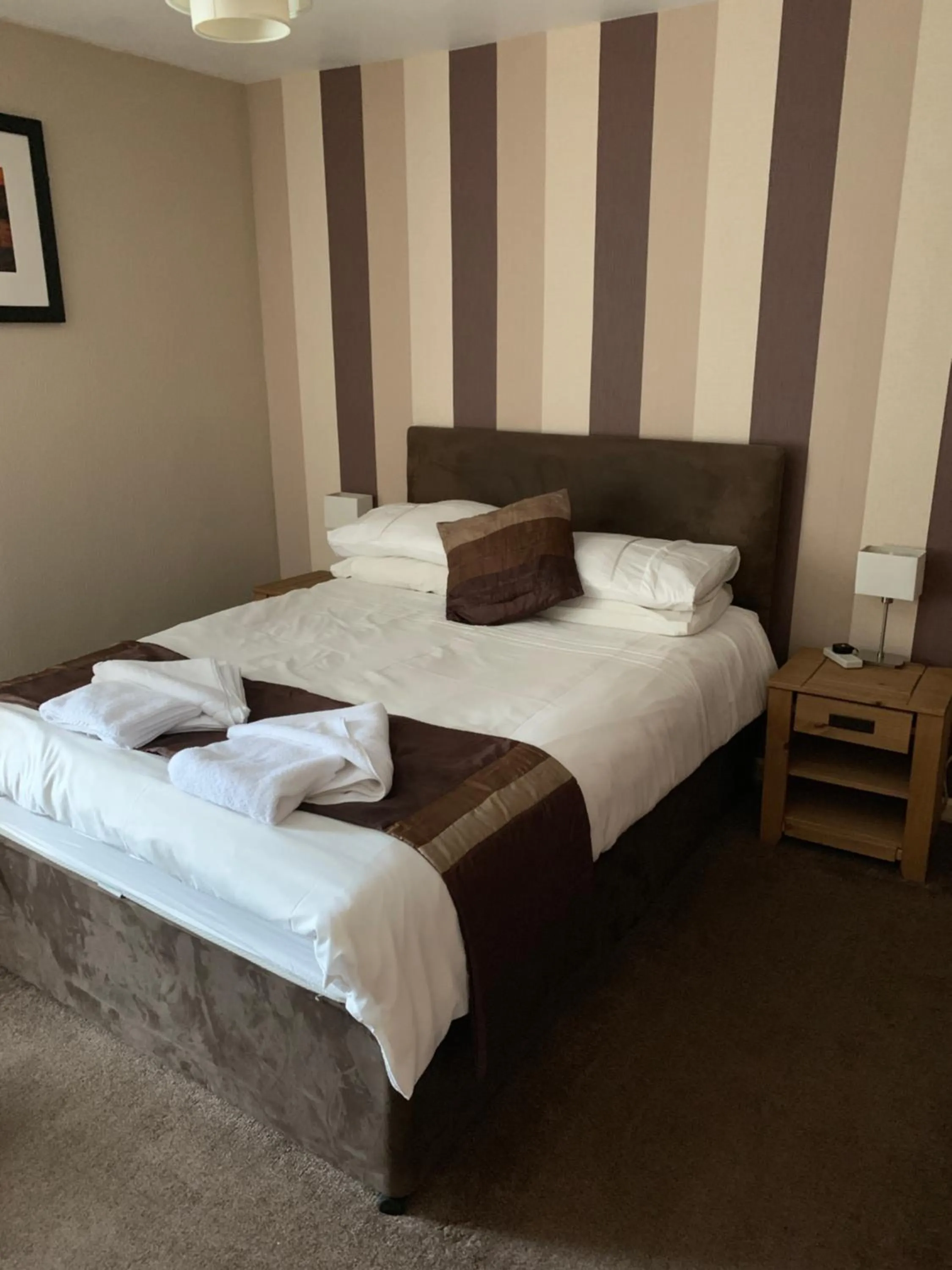 Bed in The White Swan Hotel