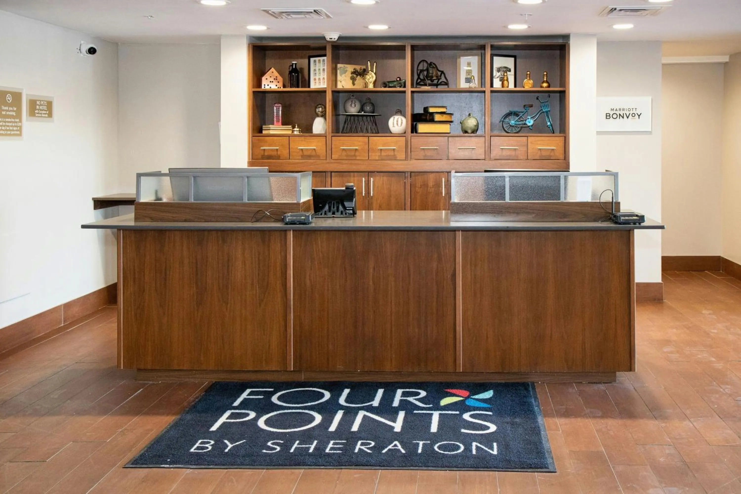 Lobby or reception in Four Points by Sheraton Allentown Lehigh Valley