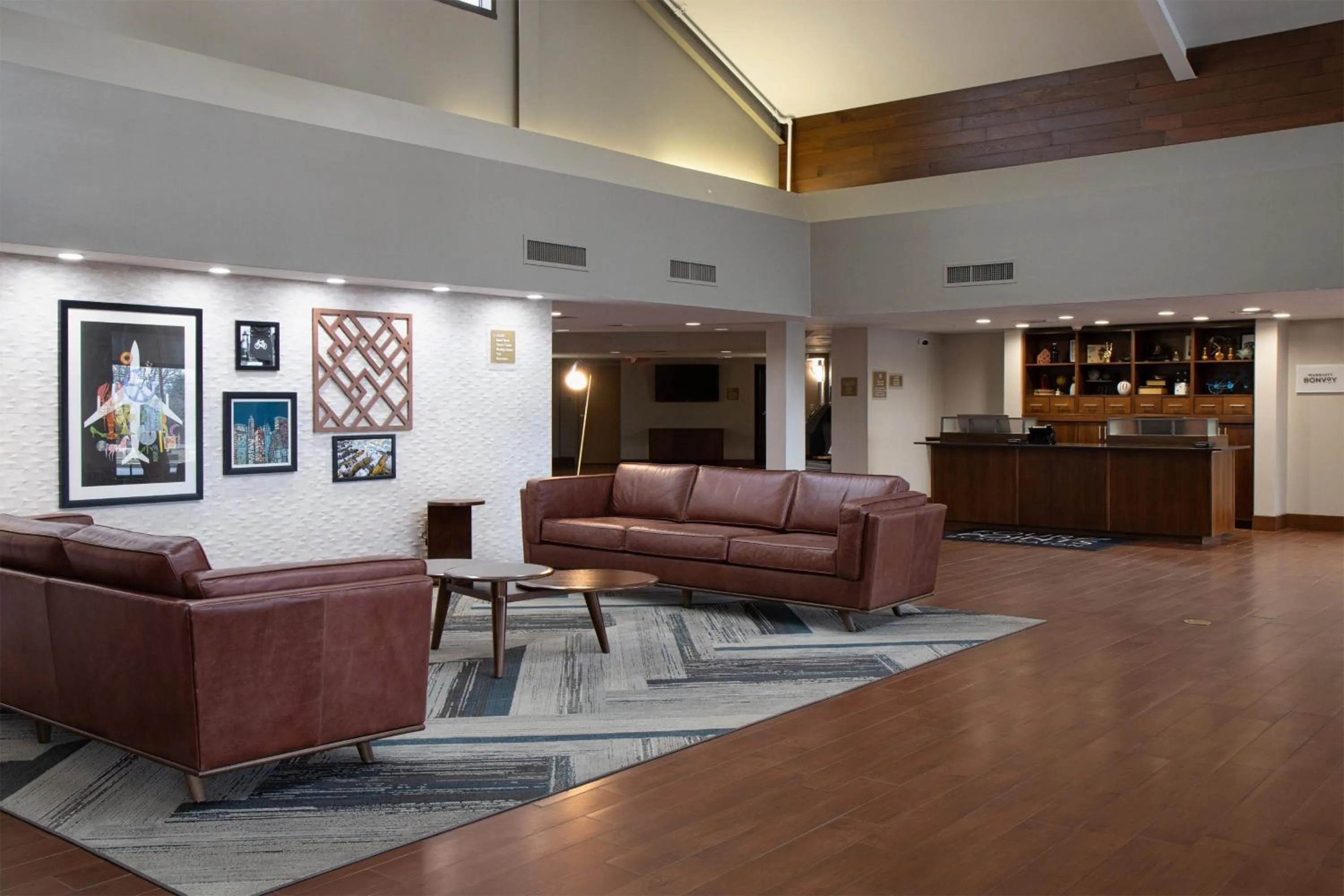 Lobby or reception in Four Points by Sheraton Allentown Lehigh Valley