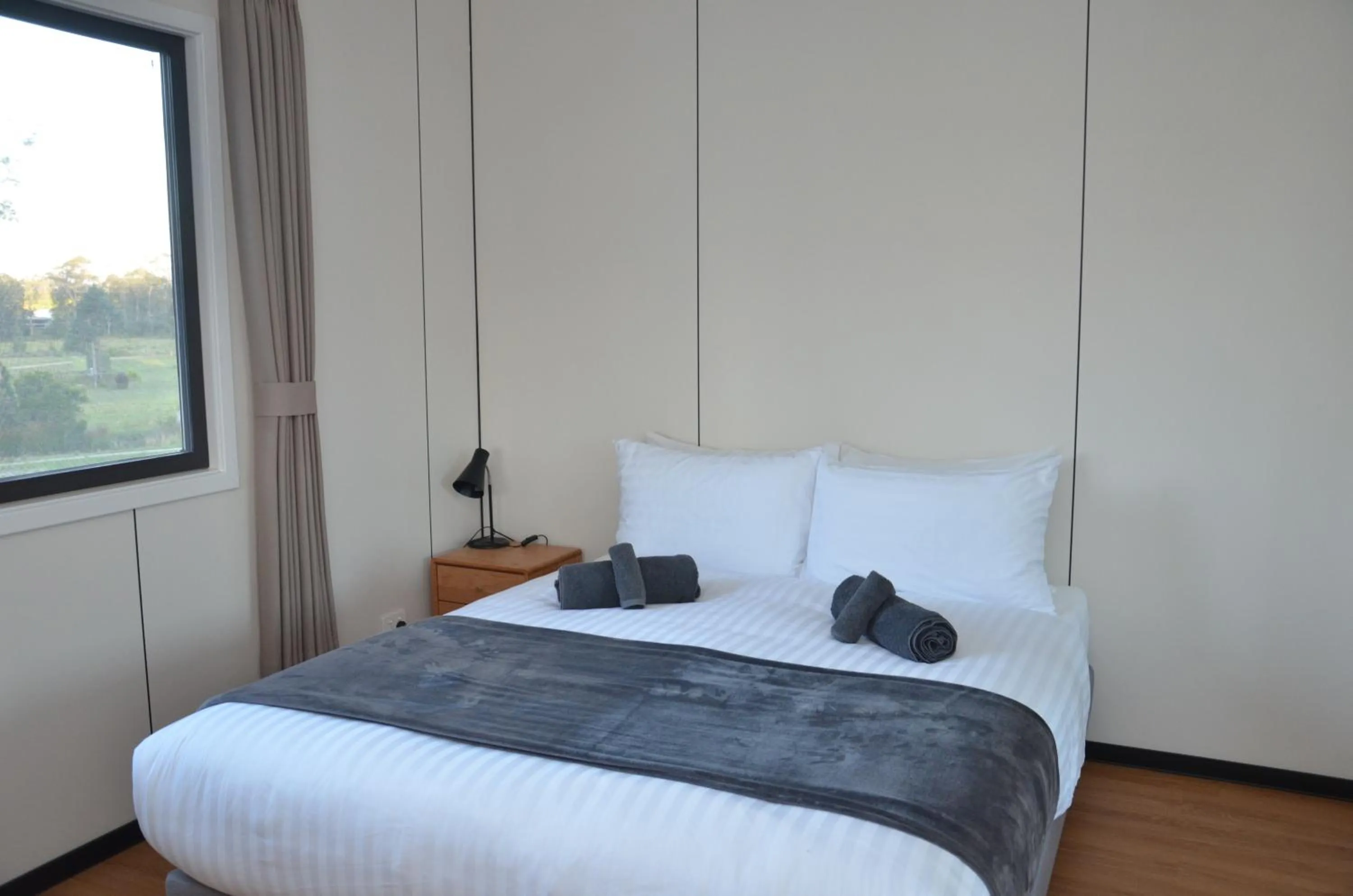 Bed in The Leaning Oak Holiday Lifestyles - Lake Conjola