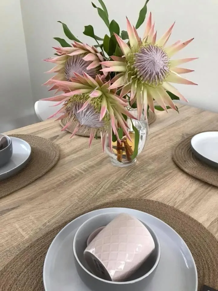 Decorative detail in The Leaning Oak Holiday Lifestyles - Lake Conjola