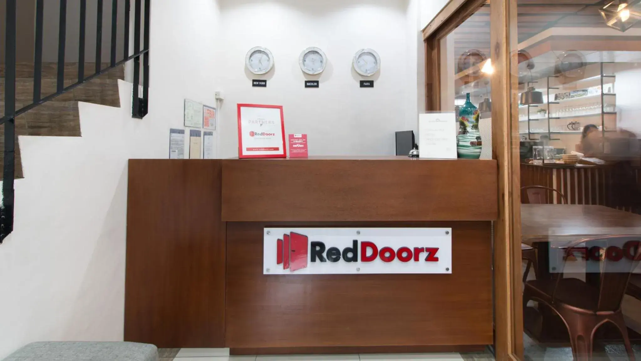 Lobby or reception in RedDoorz Plus @ Diola Villamonte Bacolod Lobby or reception in RedDoorz Plus @ Diola Villamonte Bacolod