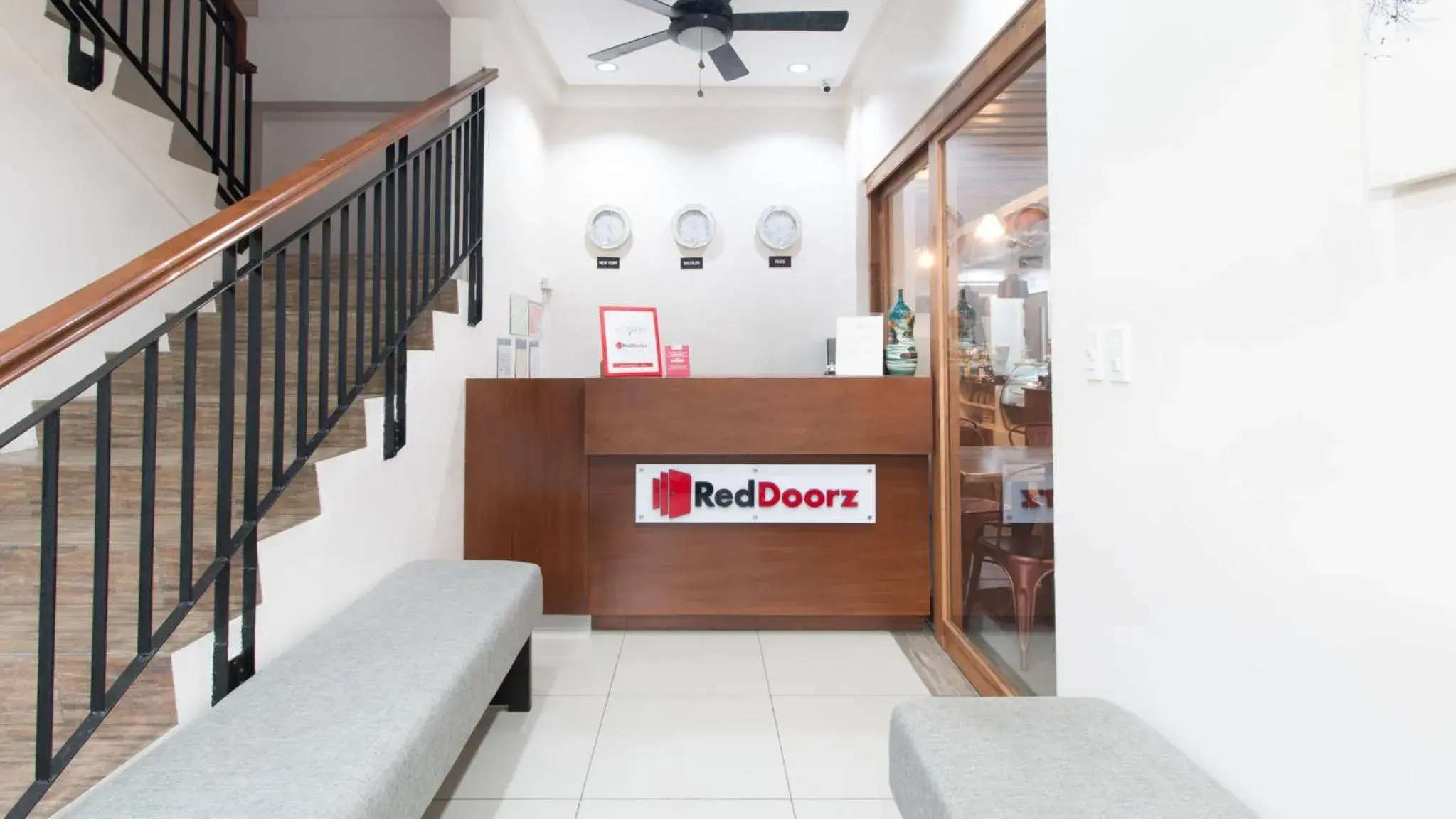 Lobby or reception in RedDoorz Plus @ Diola Villamonte Bacolod Lobby or reception in RedDoorz Plus @ Diola Villamonte Bacolod