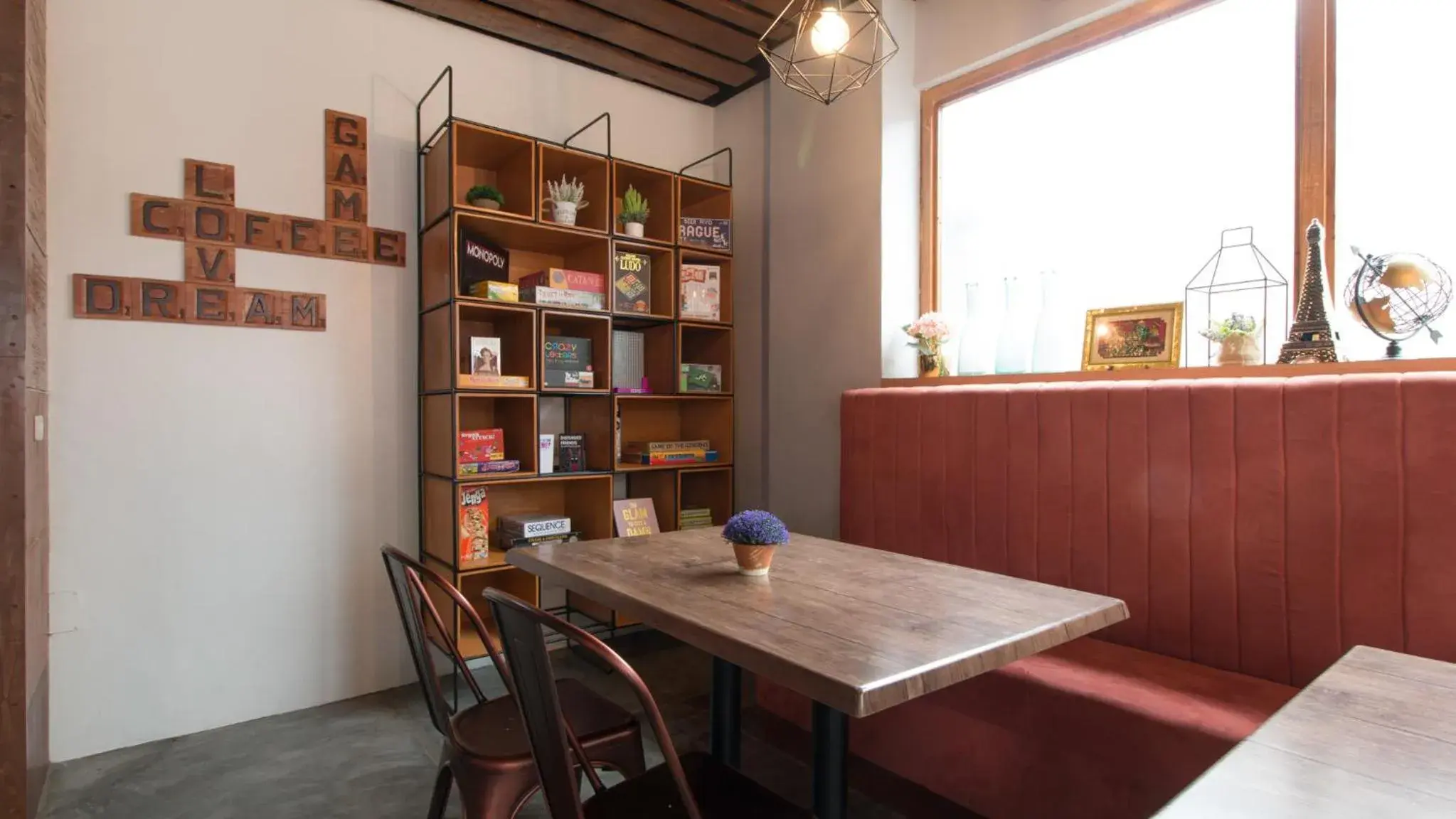 Restaurant/places to eat in RedDoorz Plus @ Diola Villamonte Bacolod Restaurant/places to eat in RedDoorz Plus @ Diola Villamonte Bacolod