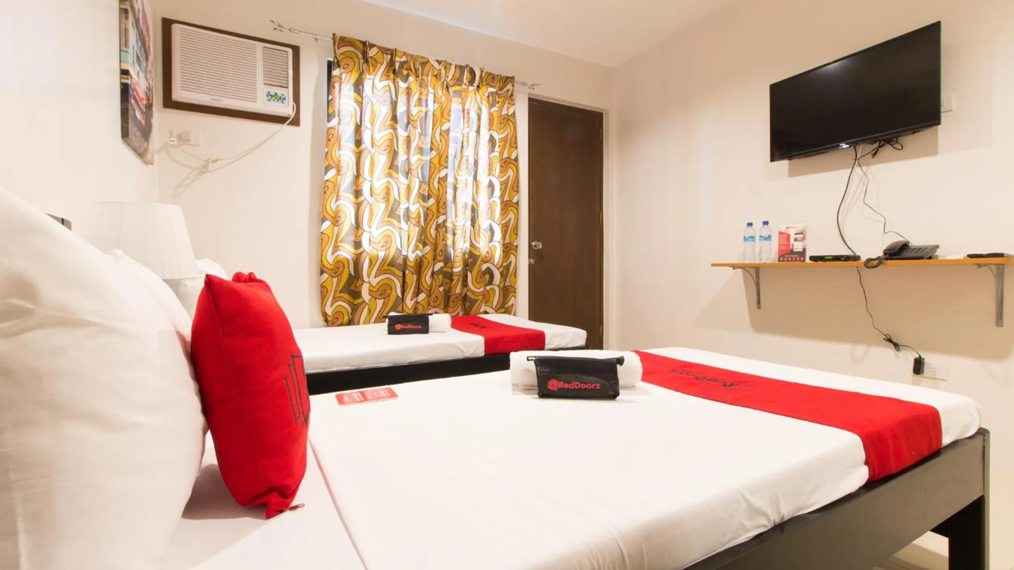 Photo of the whole room, Bed in RedDoorz Plus @ Diola Villamonte Bacolod