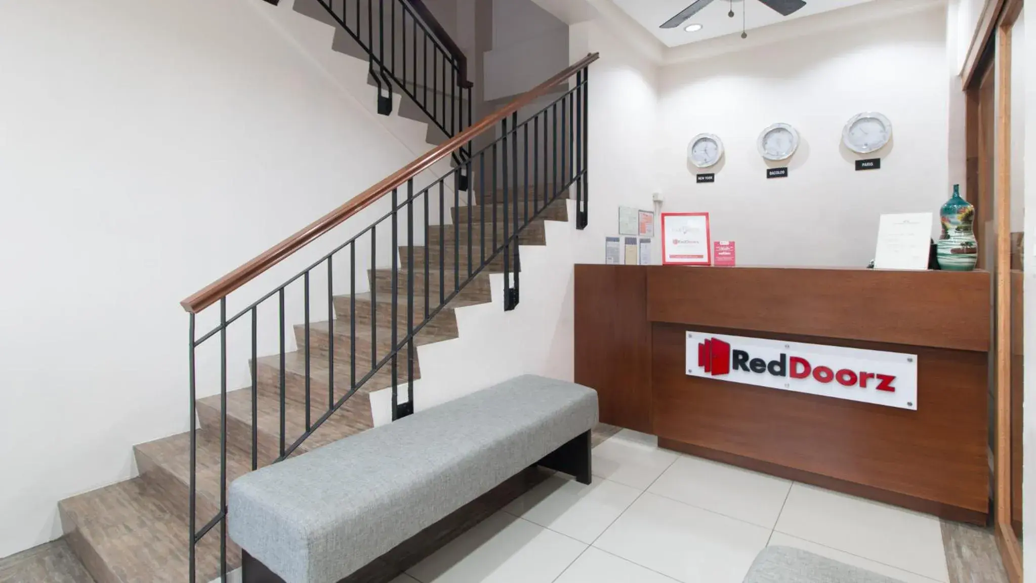 Lobby or reception in RedDoorz Plus @ Diola Villamonte Bacolod Lobby or reception in RedDoorz Plus @ Diola Villamonte Bacolod