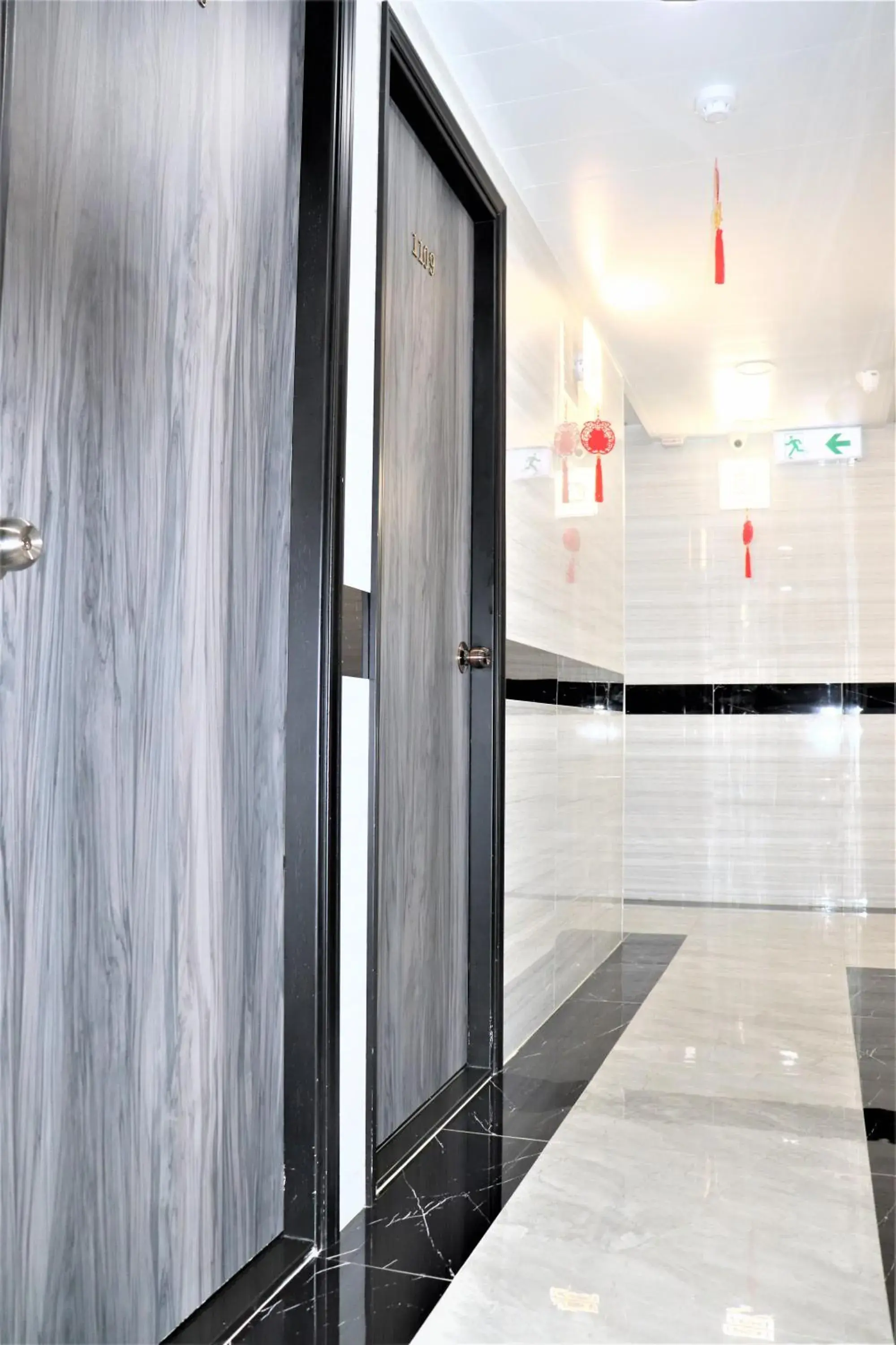 Property building in Metrocity Lounge Property building in Metrocity Lounge