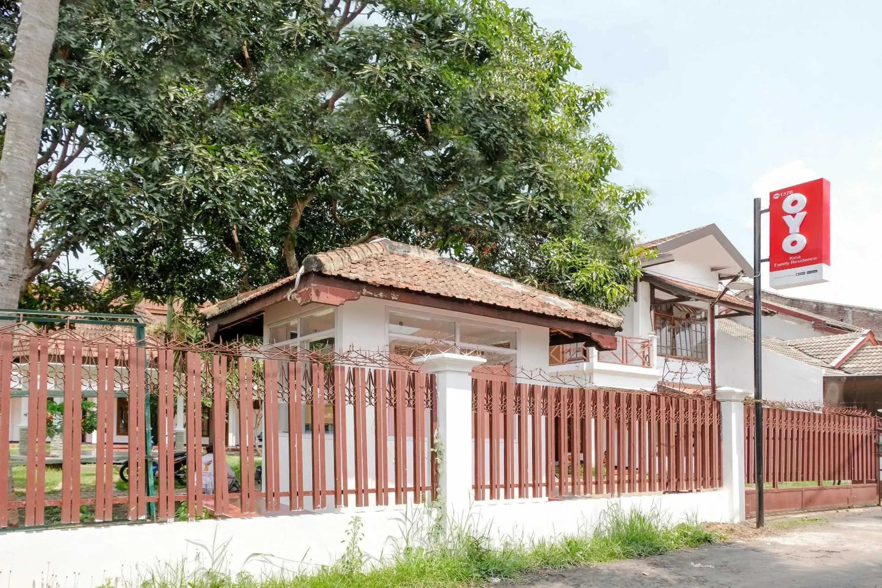 Facade/entrance in Hotel O Kina Family Residence Syariah Facade/entrance in Hotel O Kina Family Residence Syariah