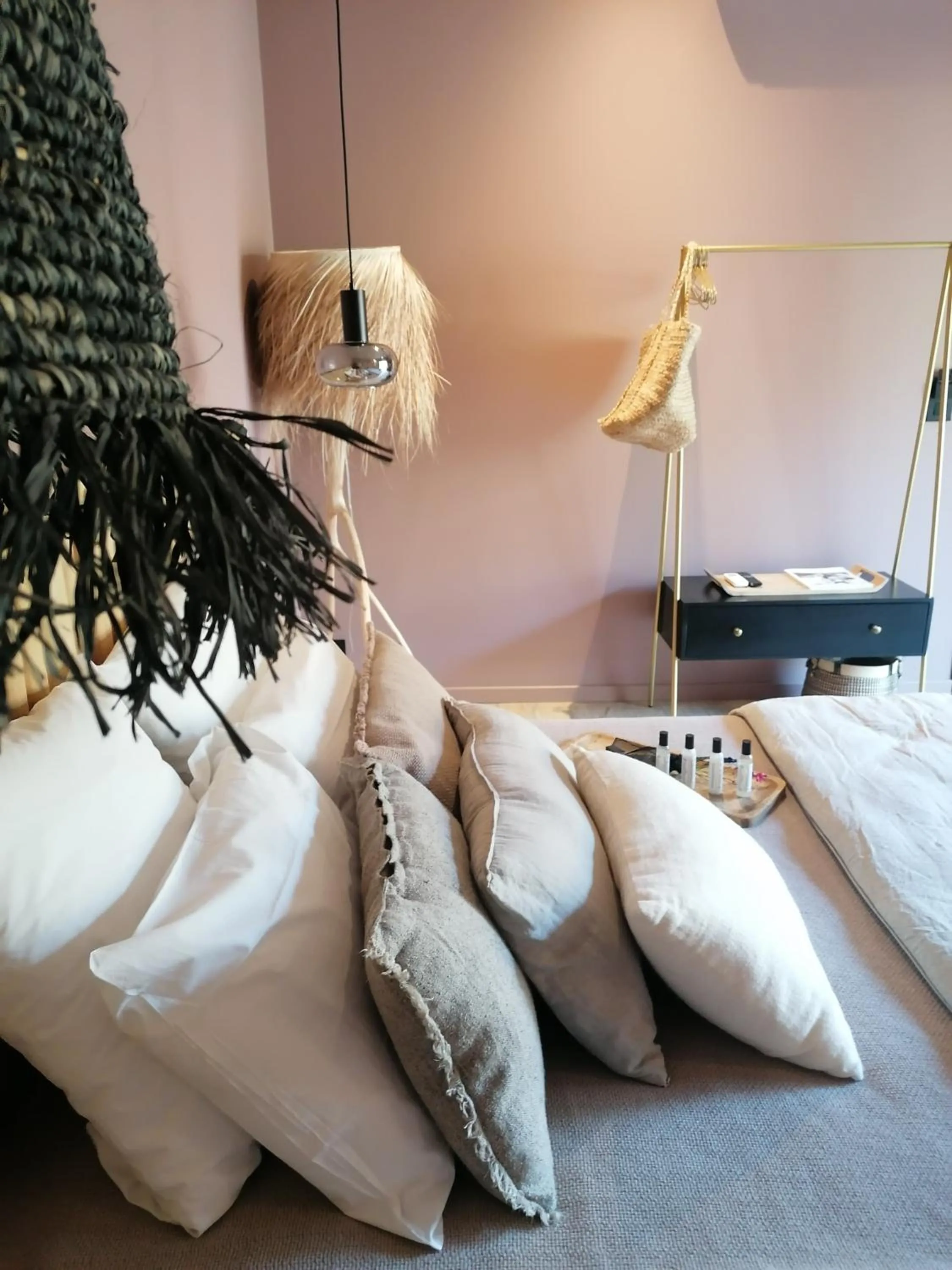 Bed in Hôtel Les Suites Du Maquis