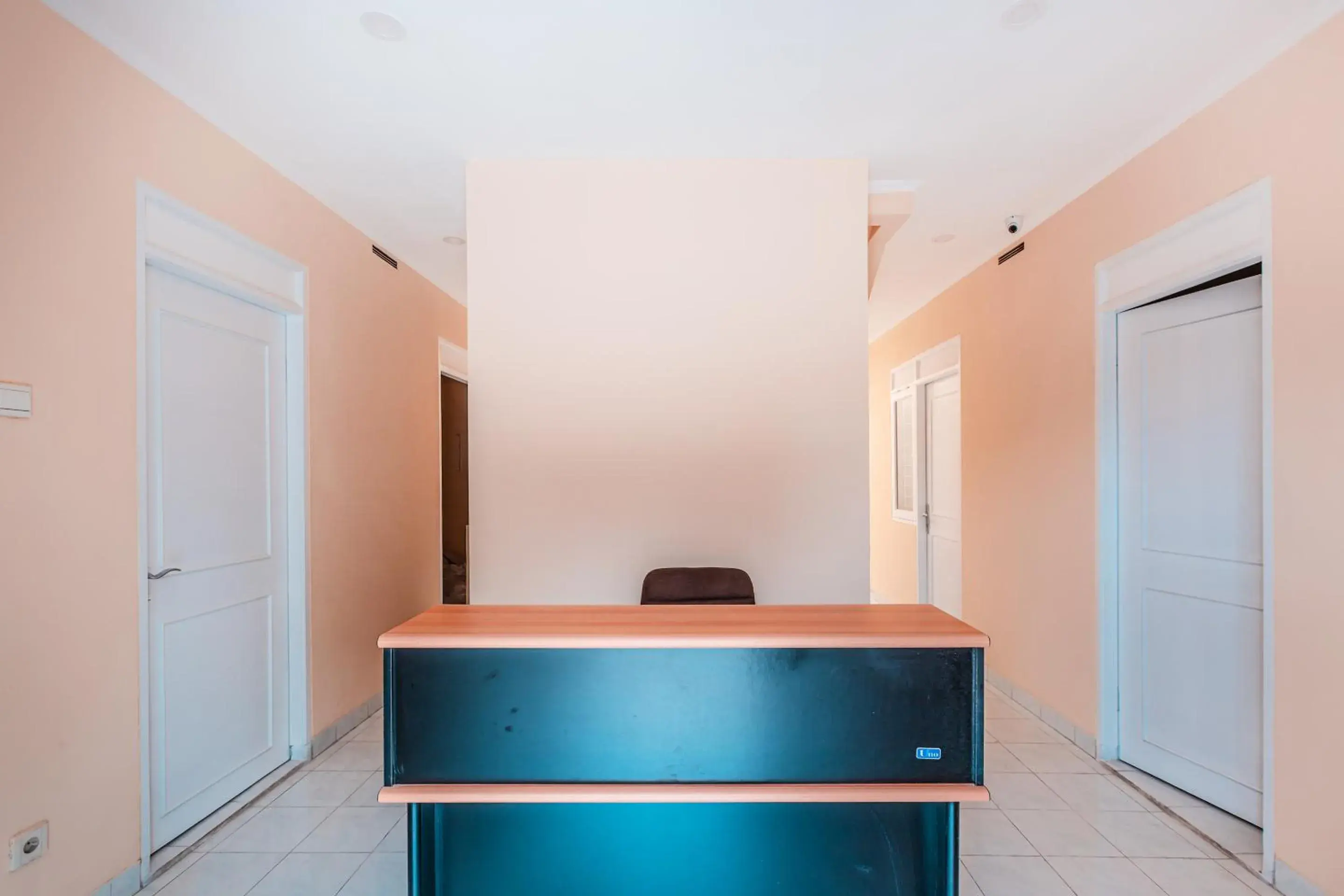 Facade/entrance in RedDoorz @ Pavilion Residence Cikarang Facade/entrance in RedDoorz @ Pavilion Residence Cikarang