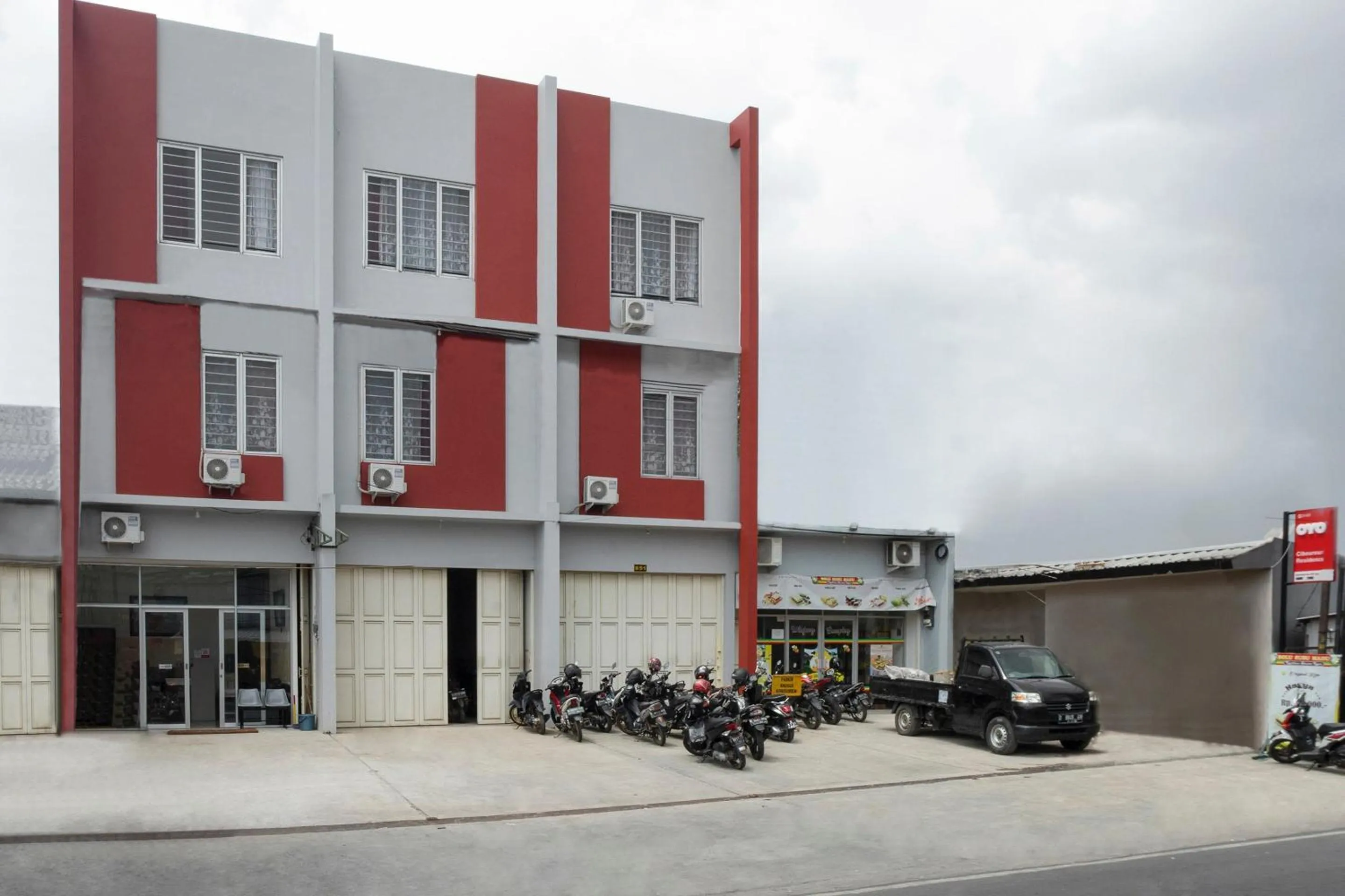 Facade/entrance in Hotel O Cibeureum Residence