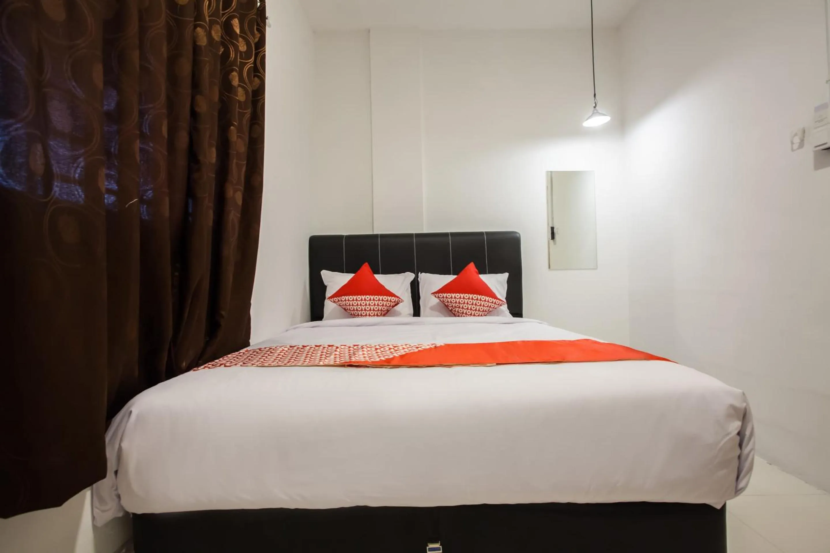 Bedroom, Bed in Hotel O Mono Guest House