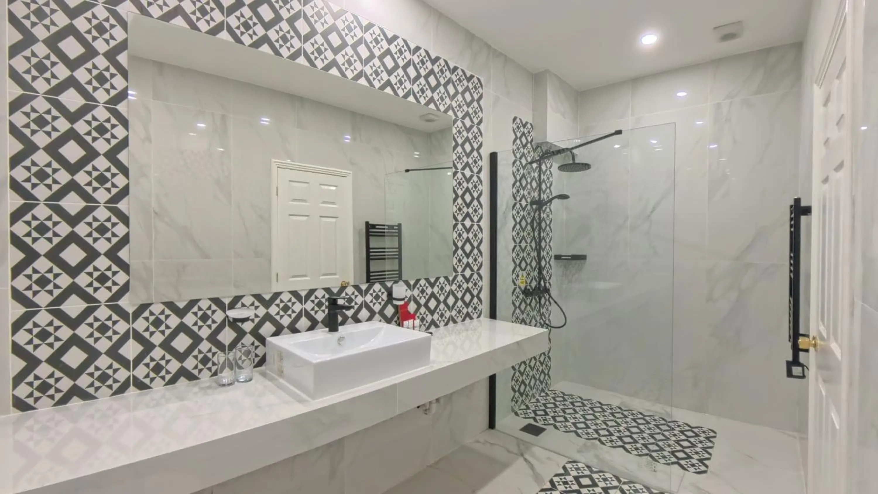 Bathroom in Muthu Fort William Hotel