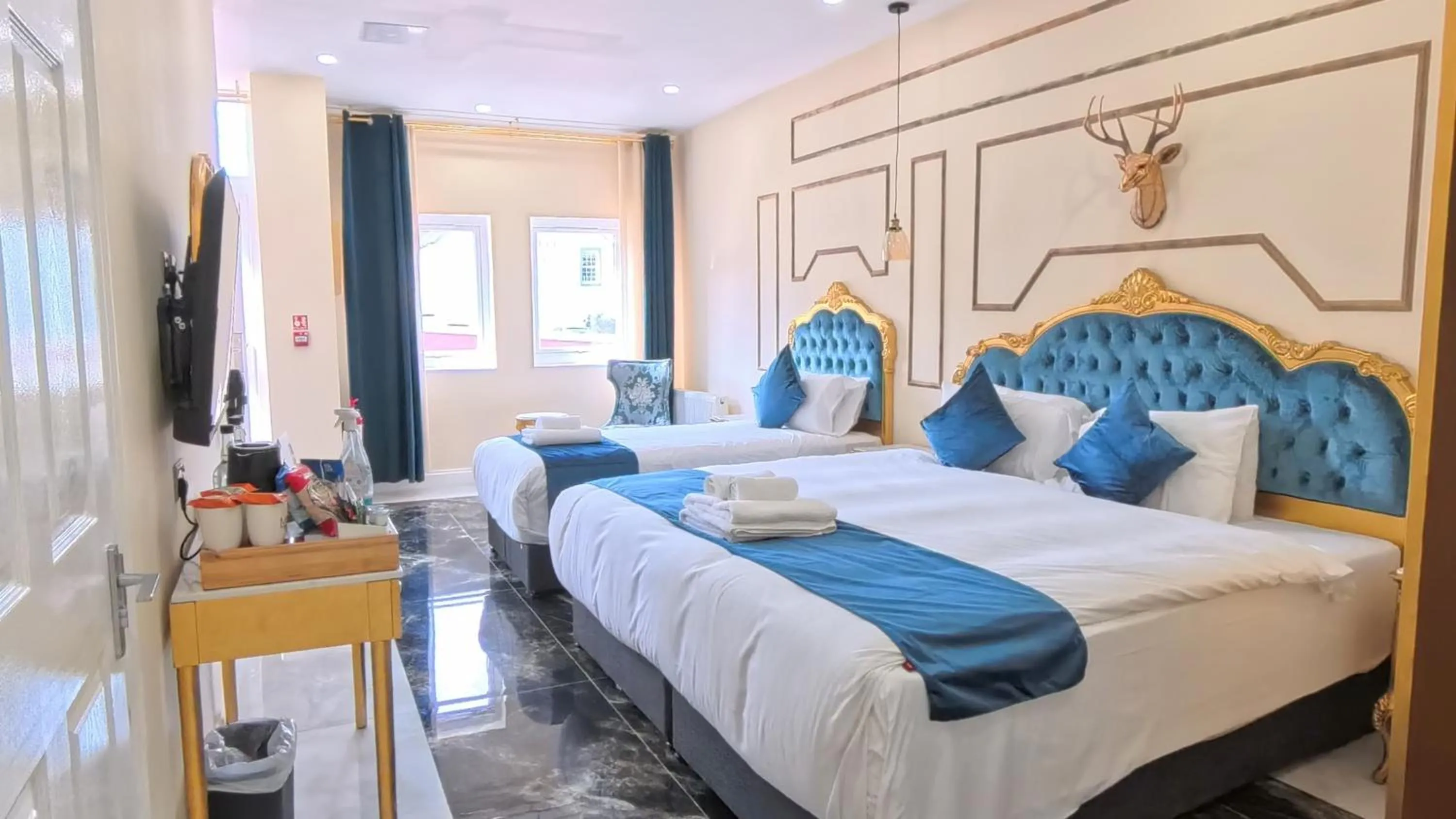 Bed in Muthu Fort William Hotel