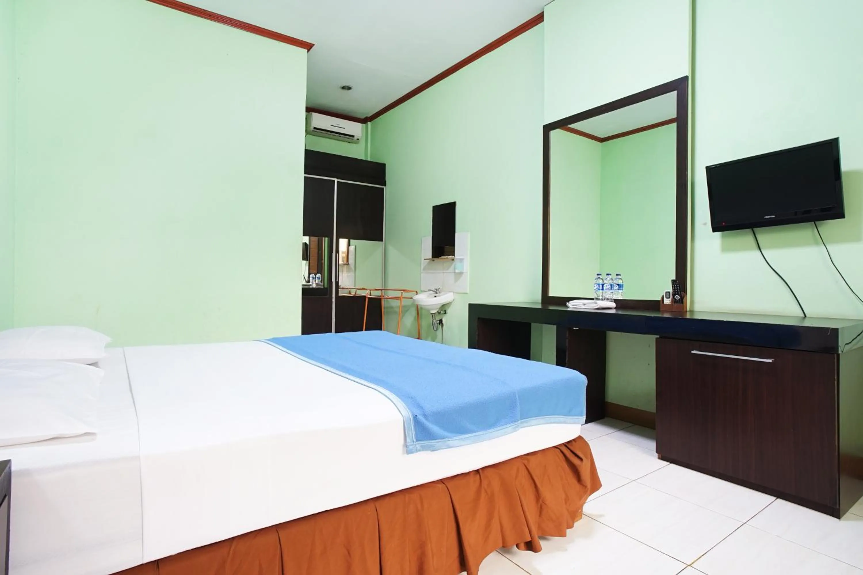 Bed in Hotel Bandung Permai
