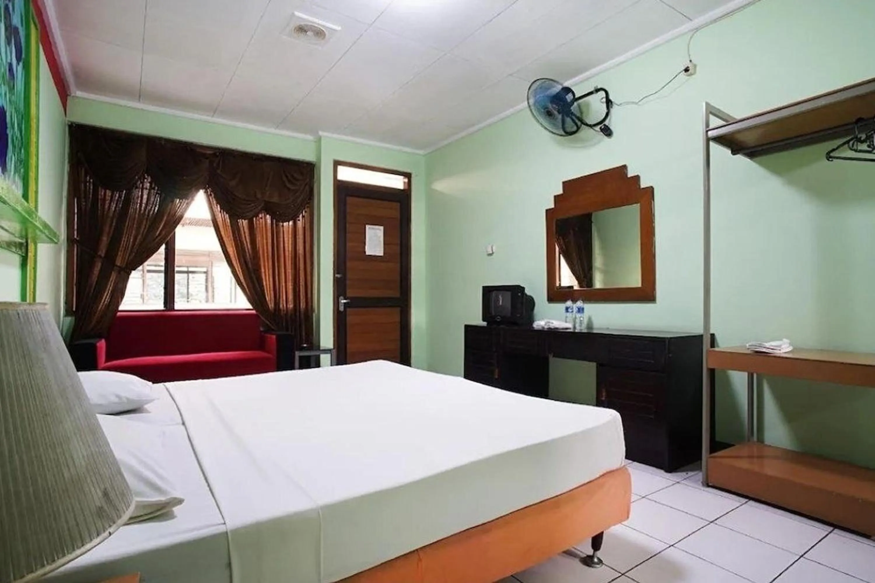 Bed in Hotel Bandung Permai