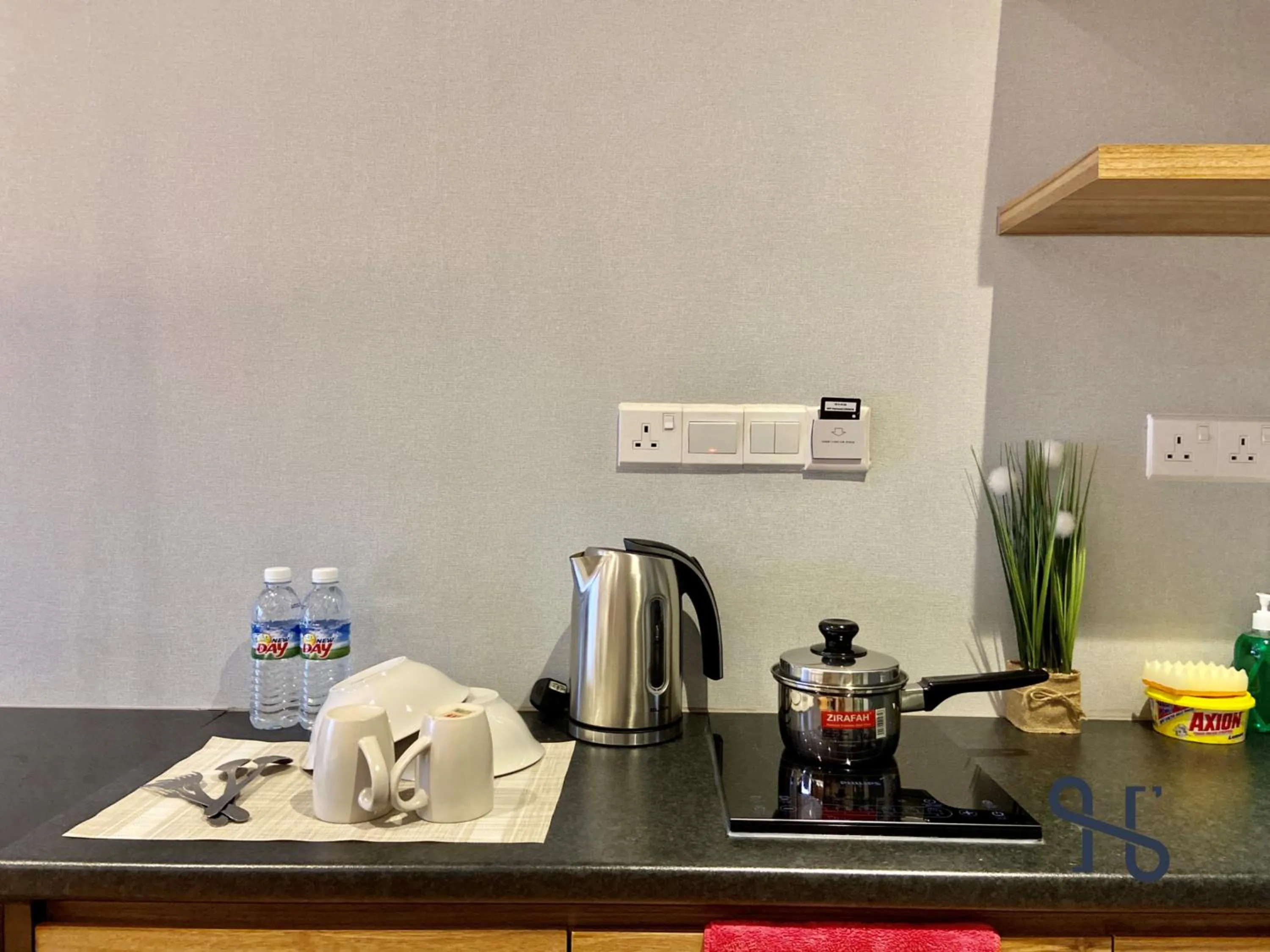Coffee/tea facilities in Homesuite' Home at Aeropod SOVO