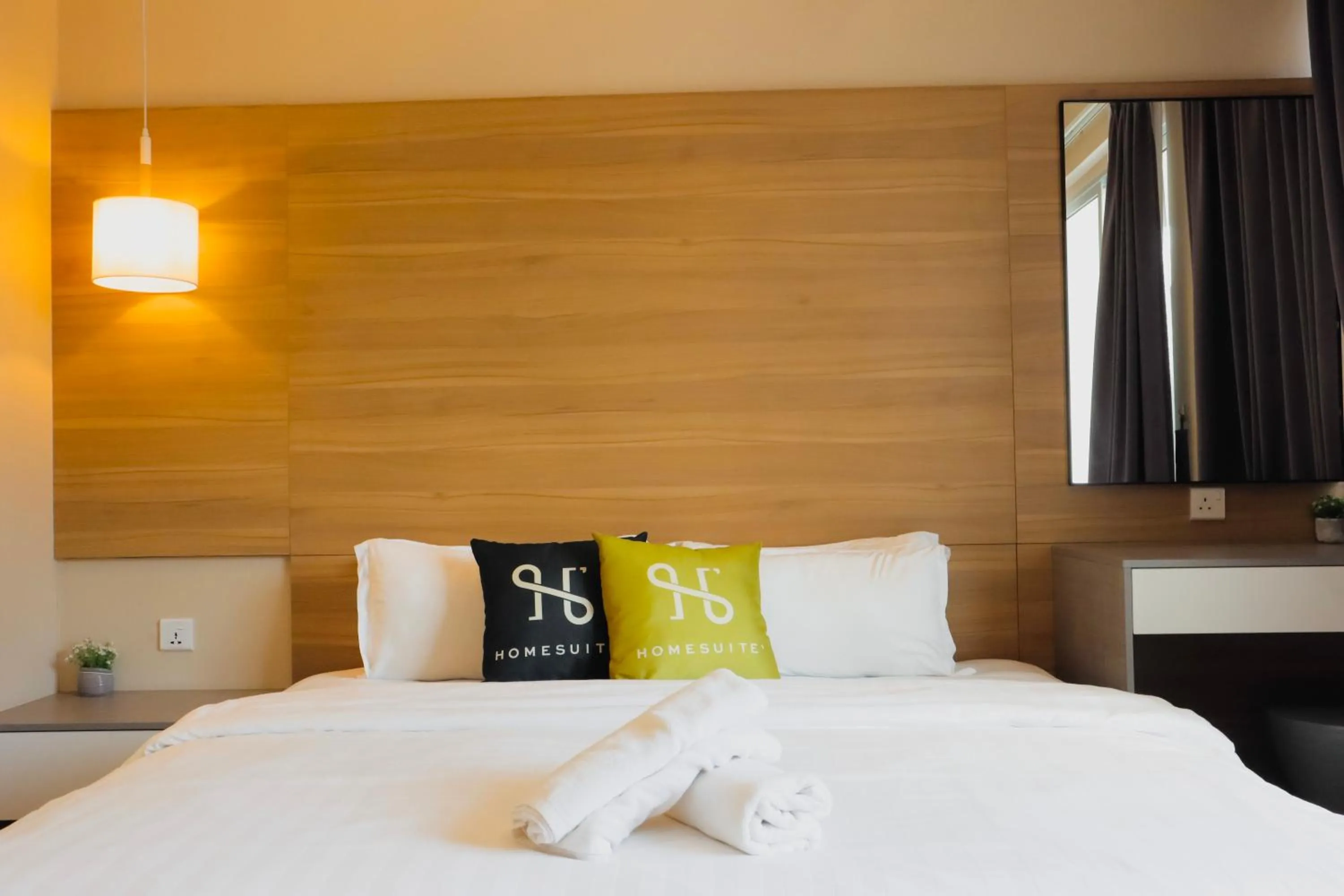 Bedroom, Bed in Homesuite' Home at Aeropod SOVO