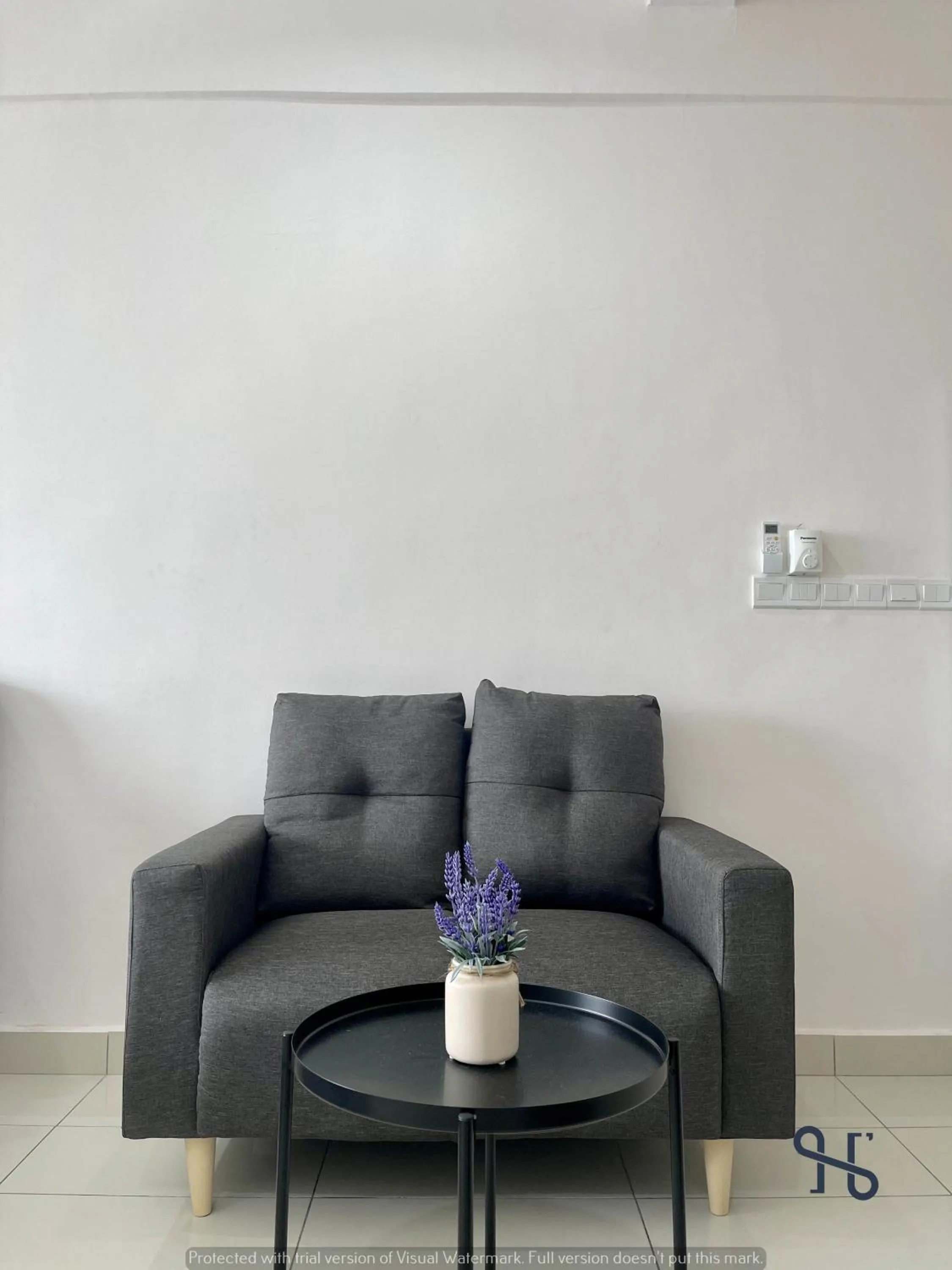 Seating area in Homesuite' Home at Aeropod SOVO