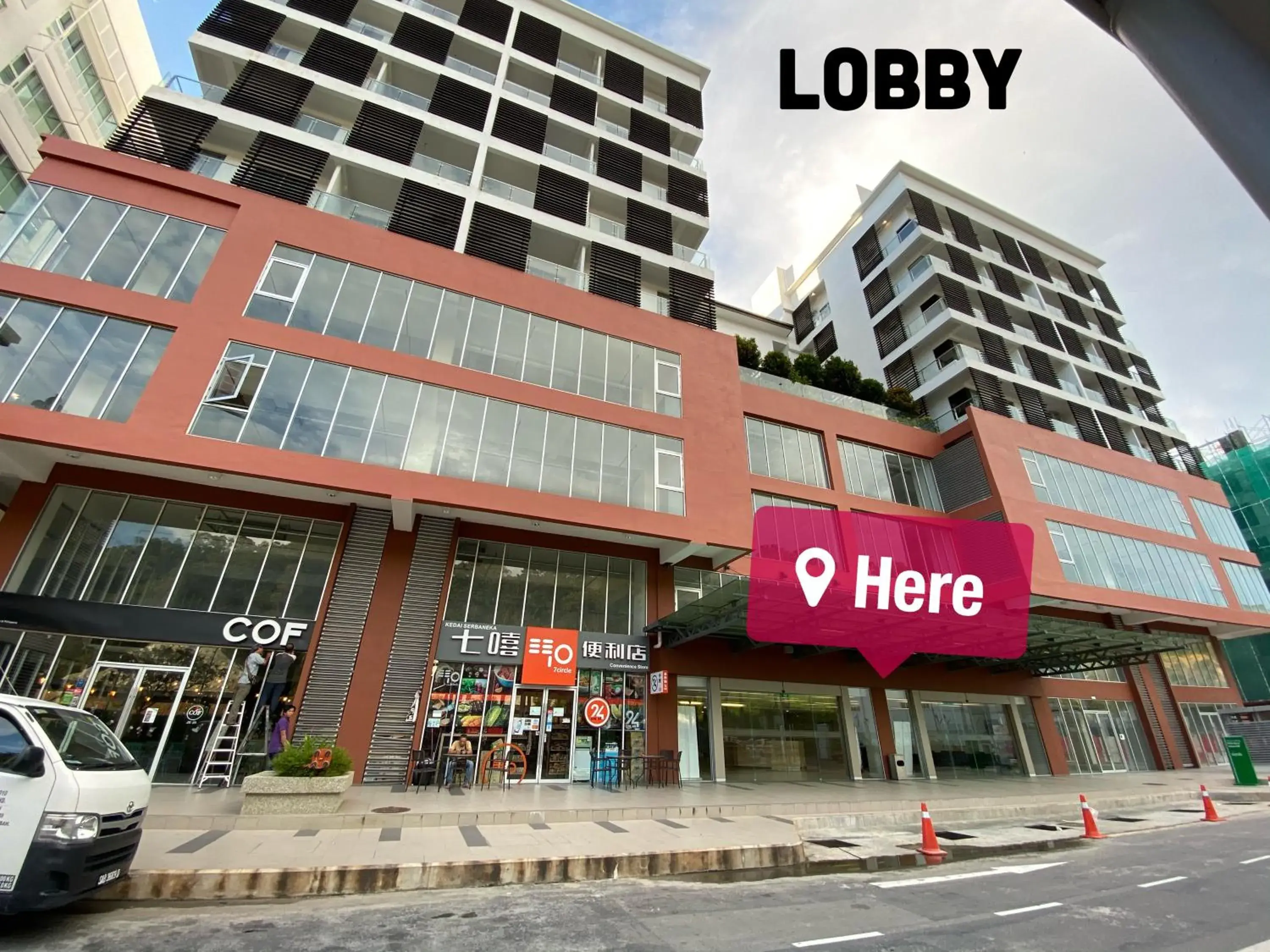 Property building in Homesuite' Home at Aeropod SOVO Property building in Homesuite' Home at Aeropod SOVO