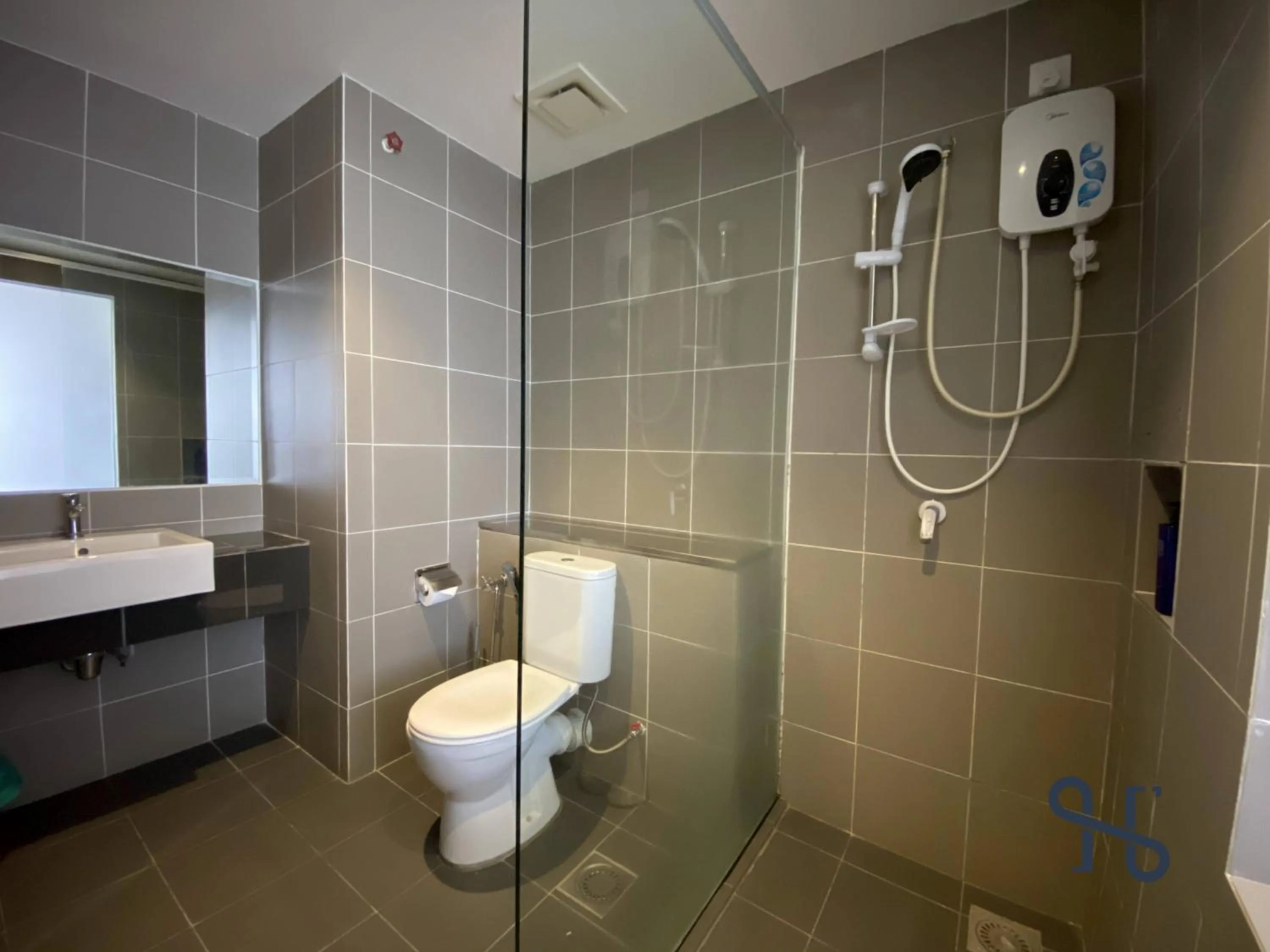 Bathroom in Homesuite' Home at Aeropod SOVO